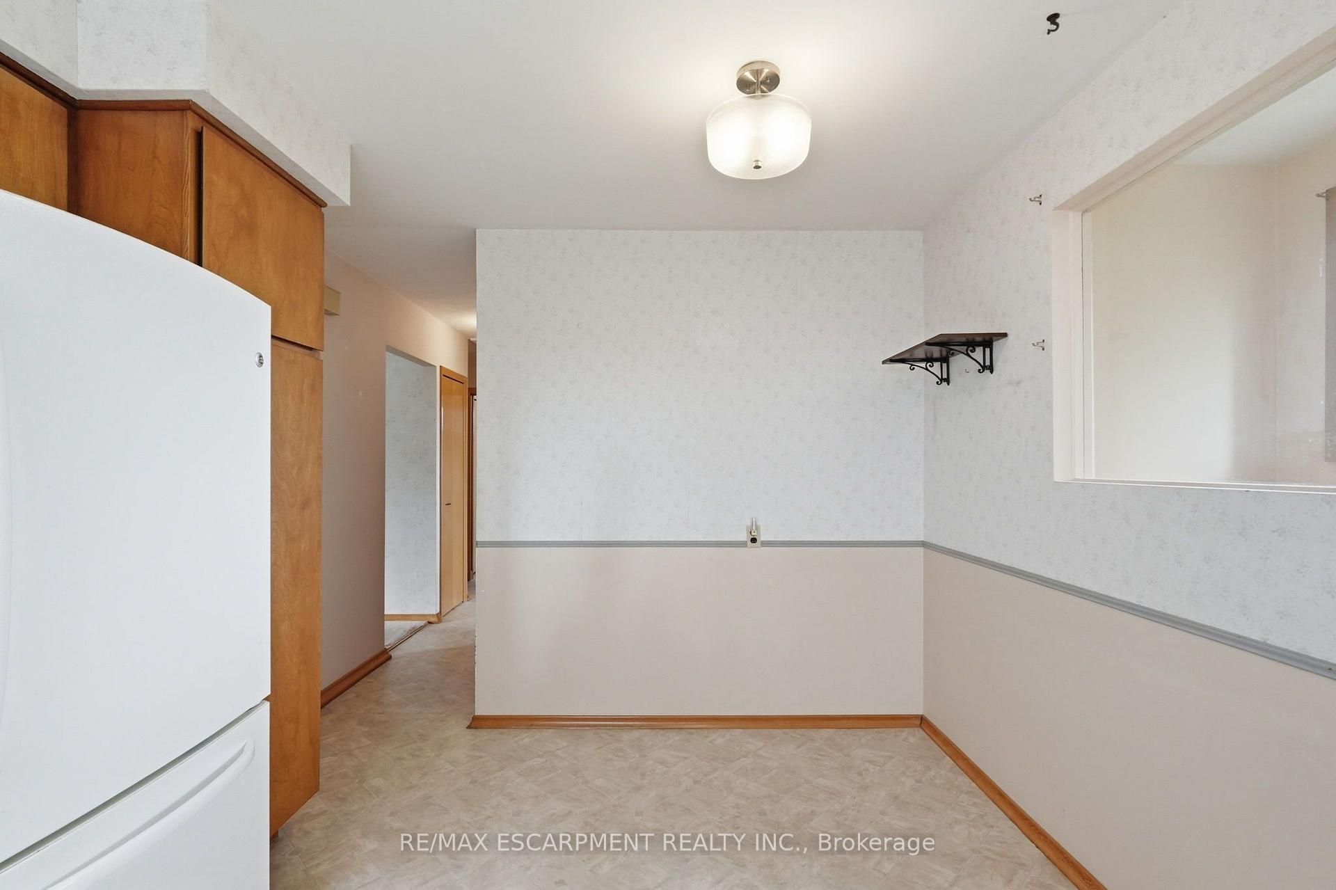 Photo 13 of 6 Caprice Court, Hamilton, Rolston — HOMEH