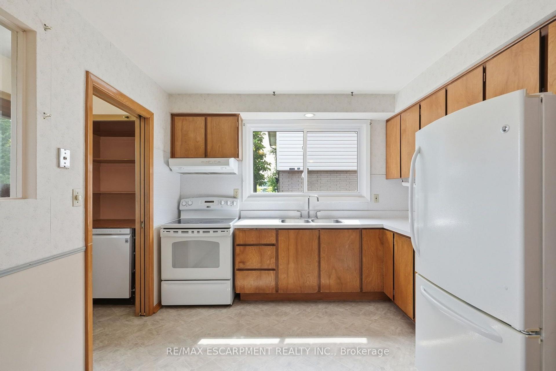 Photo 15 of 6 Caprice Court, Hamilton, Rolston — HOMEH