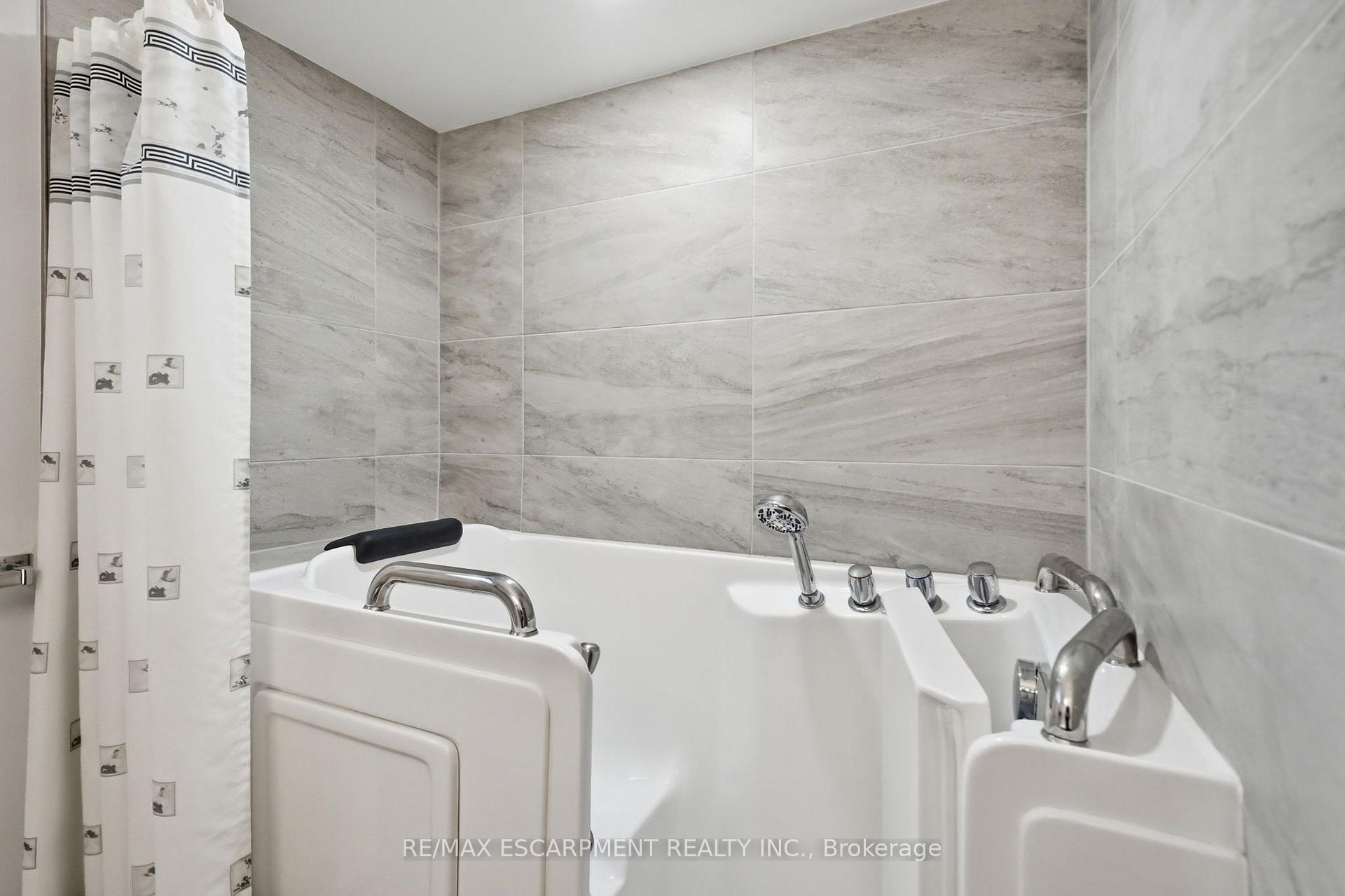 Photo 23 of 6 Caprice Court, Hamilton, Rolston — HOMEH