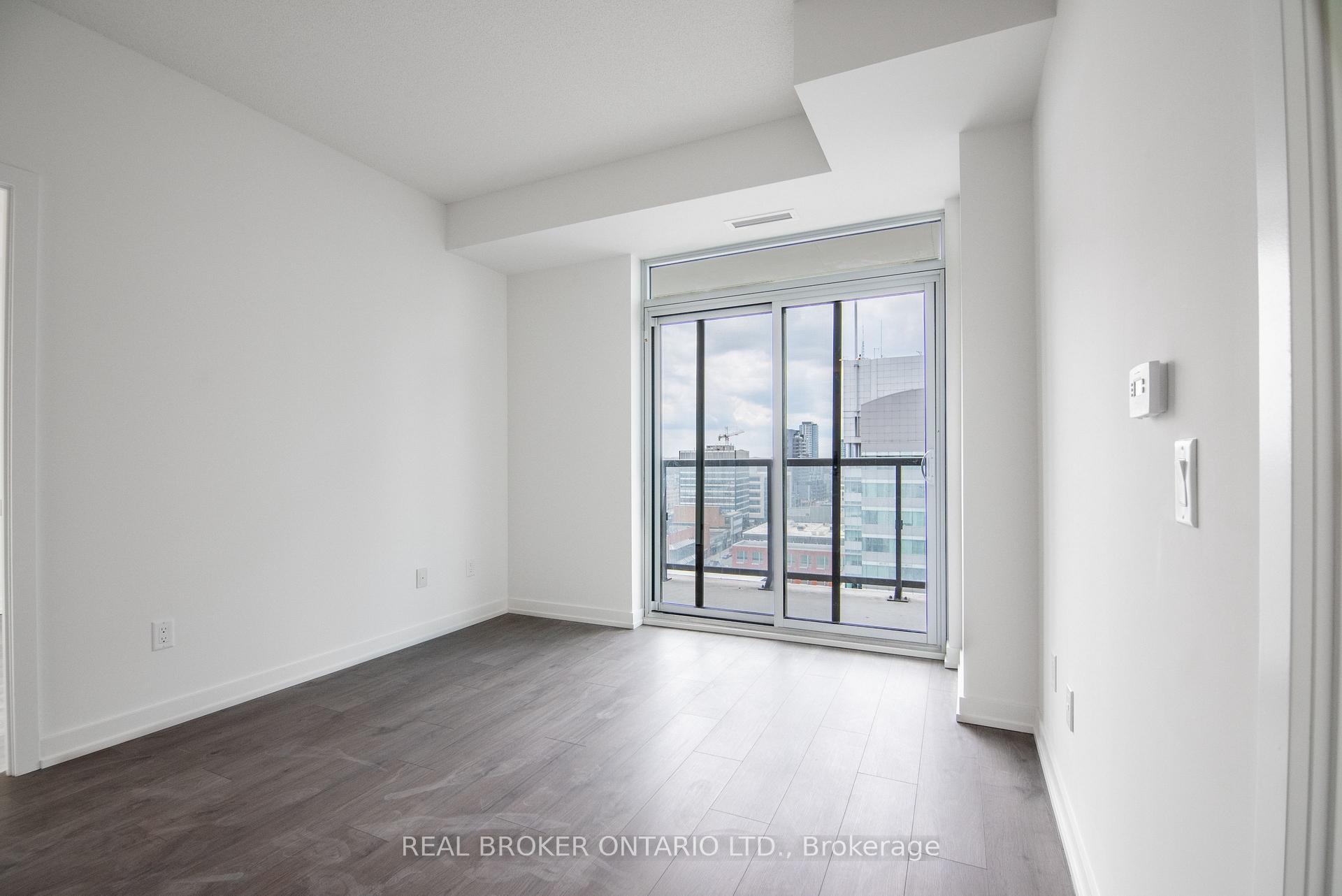 Photo 4 of Unit 1101, 55 Duke Street W, Kitchener, City Commercial Core — HOMEH