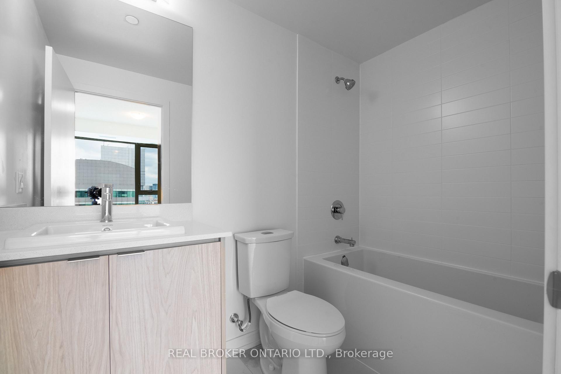 Photo 10 of Unit 1101, 55 Duke Street W, Kitchener, City Commercial Core — HOMEH