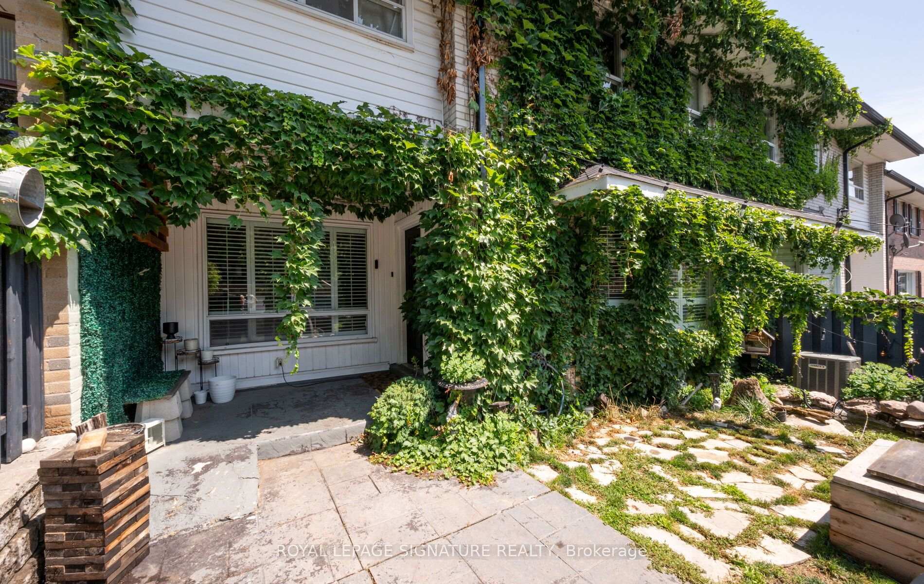 Photo 3 of Unit 9, 61 Ardglen Drive, Brampton, Brampton East — HOMEH