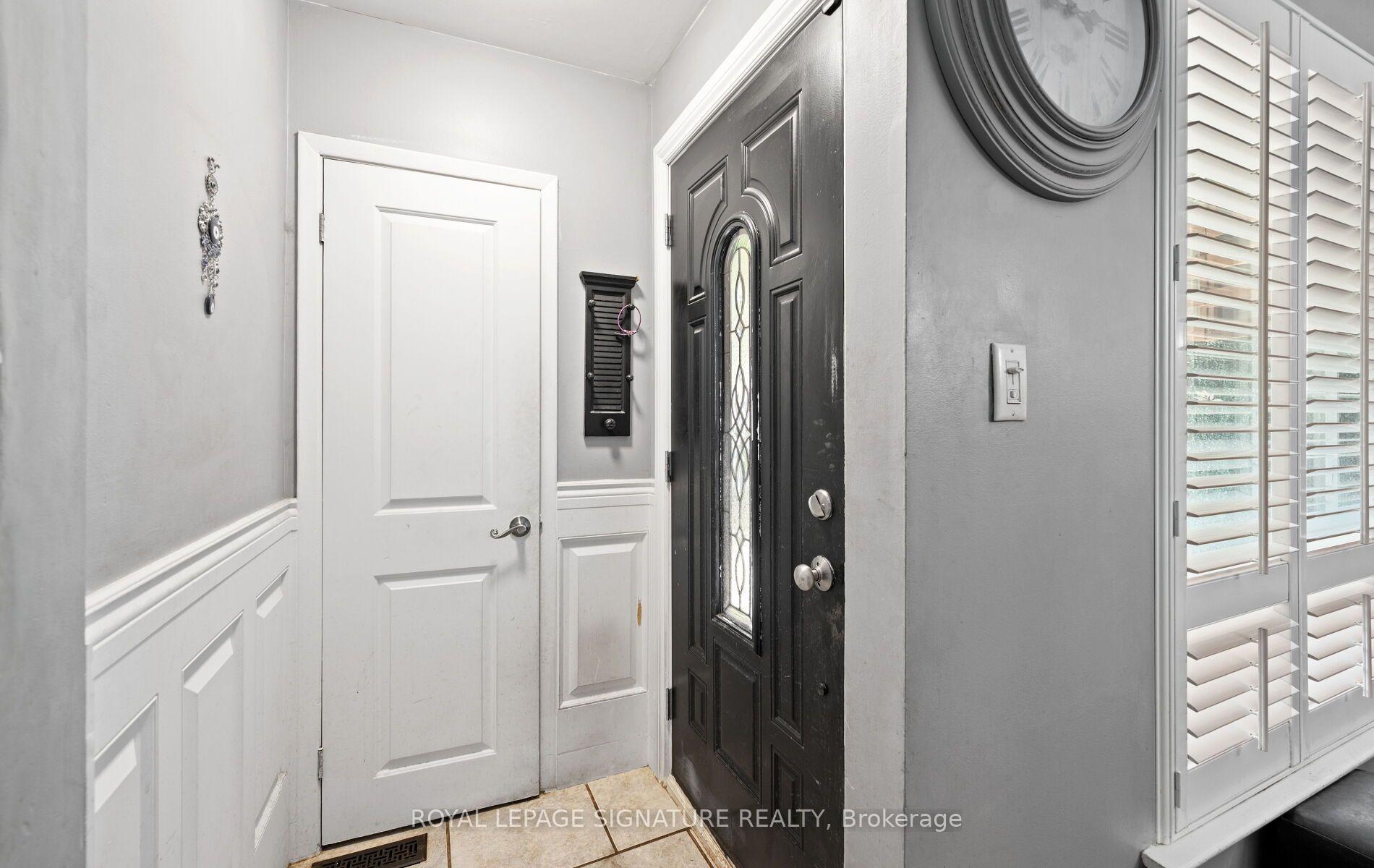 Photo 5 of Unit 9, 61 Ardglen Drive, Brampton, Brampton East — HOMEH