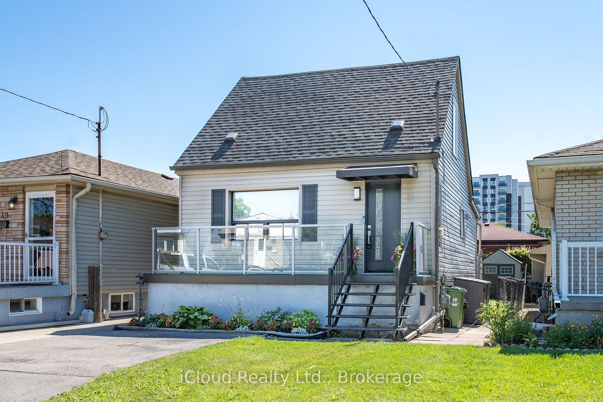 Photo 2 of 51 Delena Avenue S, Hamilton, Parkview — HOMEH