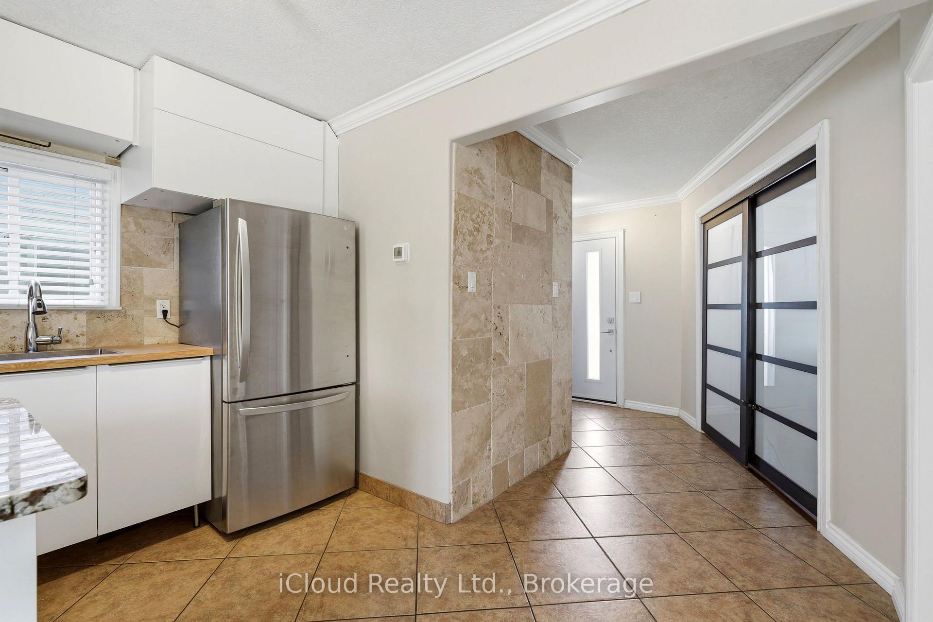 Photo 6 of 51 Delena Avenue S, Hamilton, Parkview — HOMEH