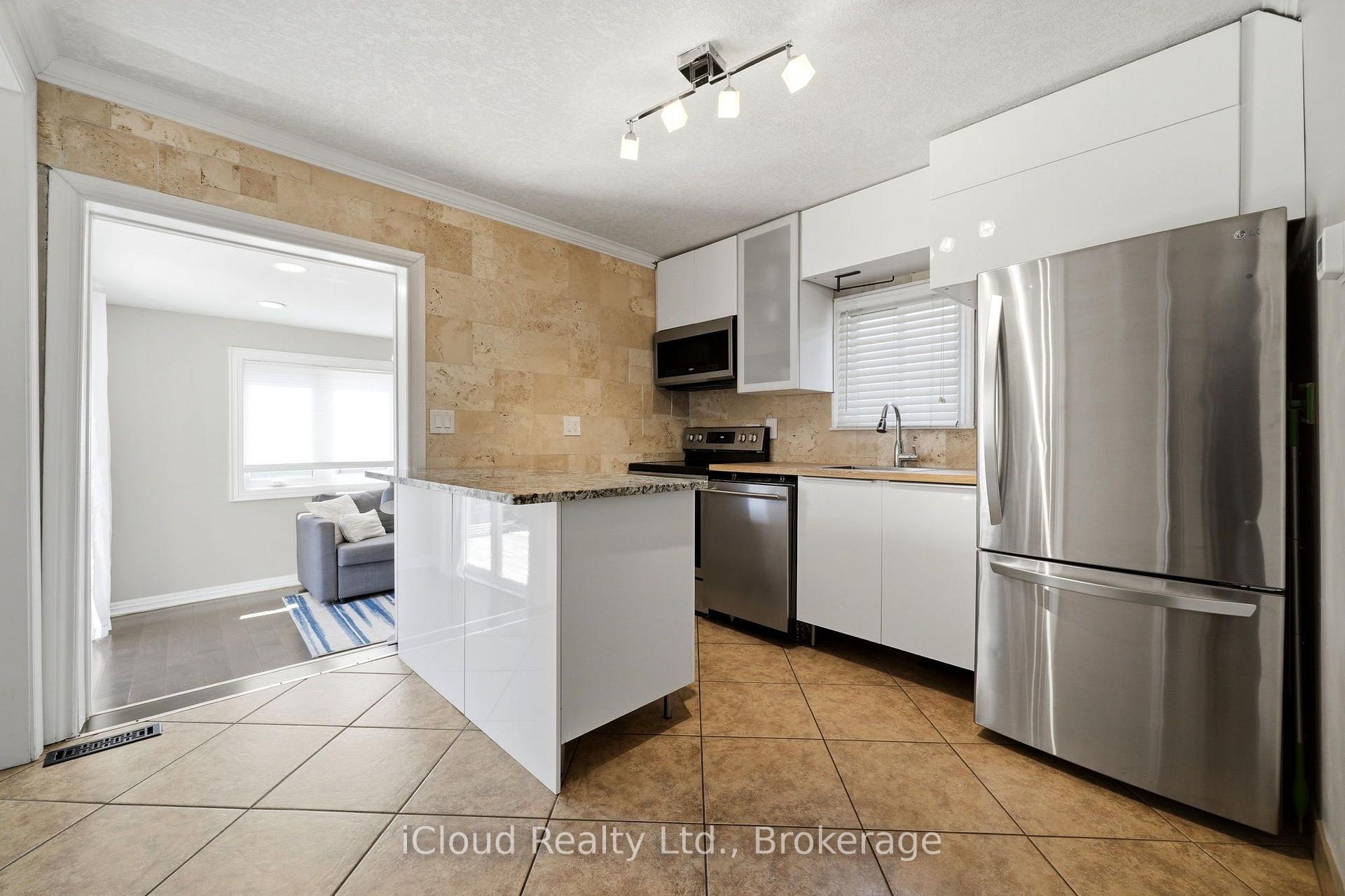 Photo 8 of 51 Delena Avenue S, Hamilton, Parkview — HOMEH