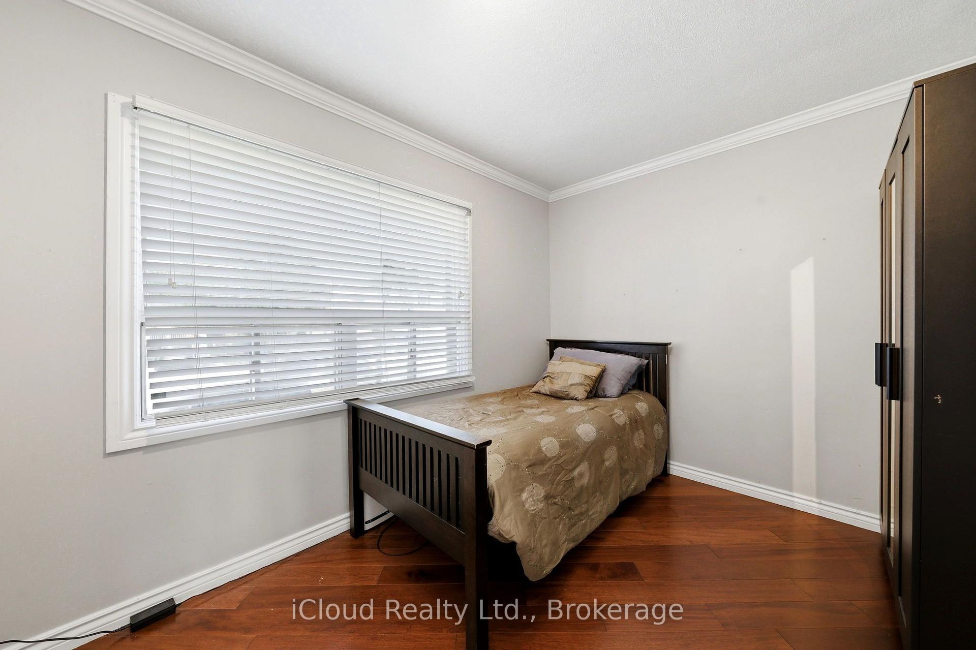 Photo 16 of 51 Delena Avenue S, Hamilton, Parkview — HOMEH