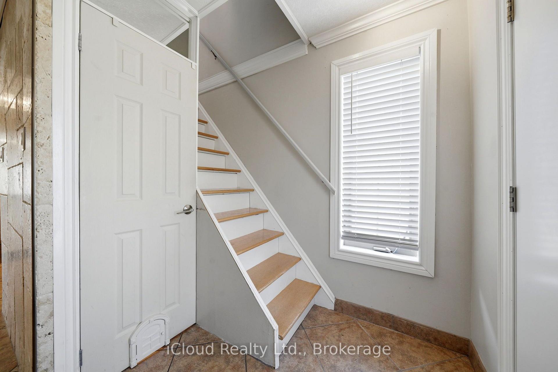 Photo 19 of 51 Delena Avenue S, Hamilton, Parkview — HOMEH