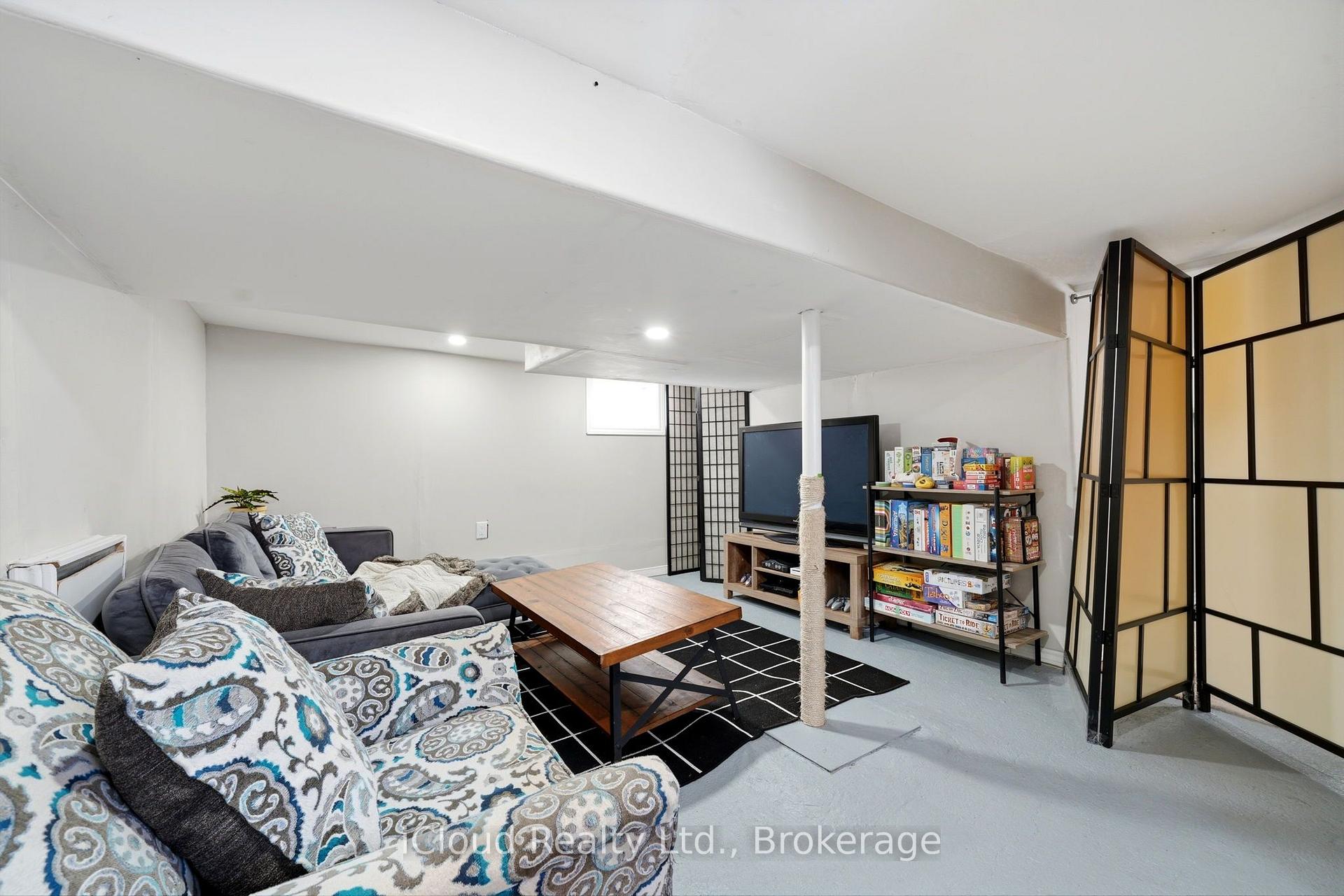 Photo 26 of 51 Delena Avenue S, Hamilton, Parkview — HOMEH