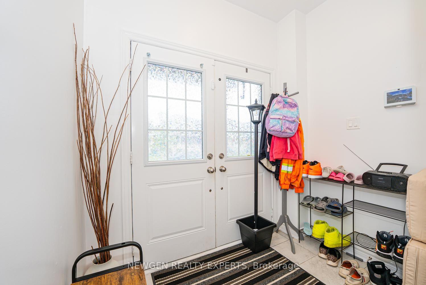Photo 7 of 335 Ridley Crescent, Southgate — HOMEH