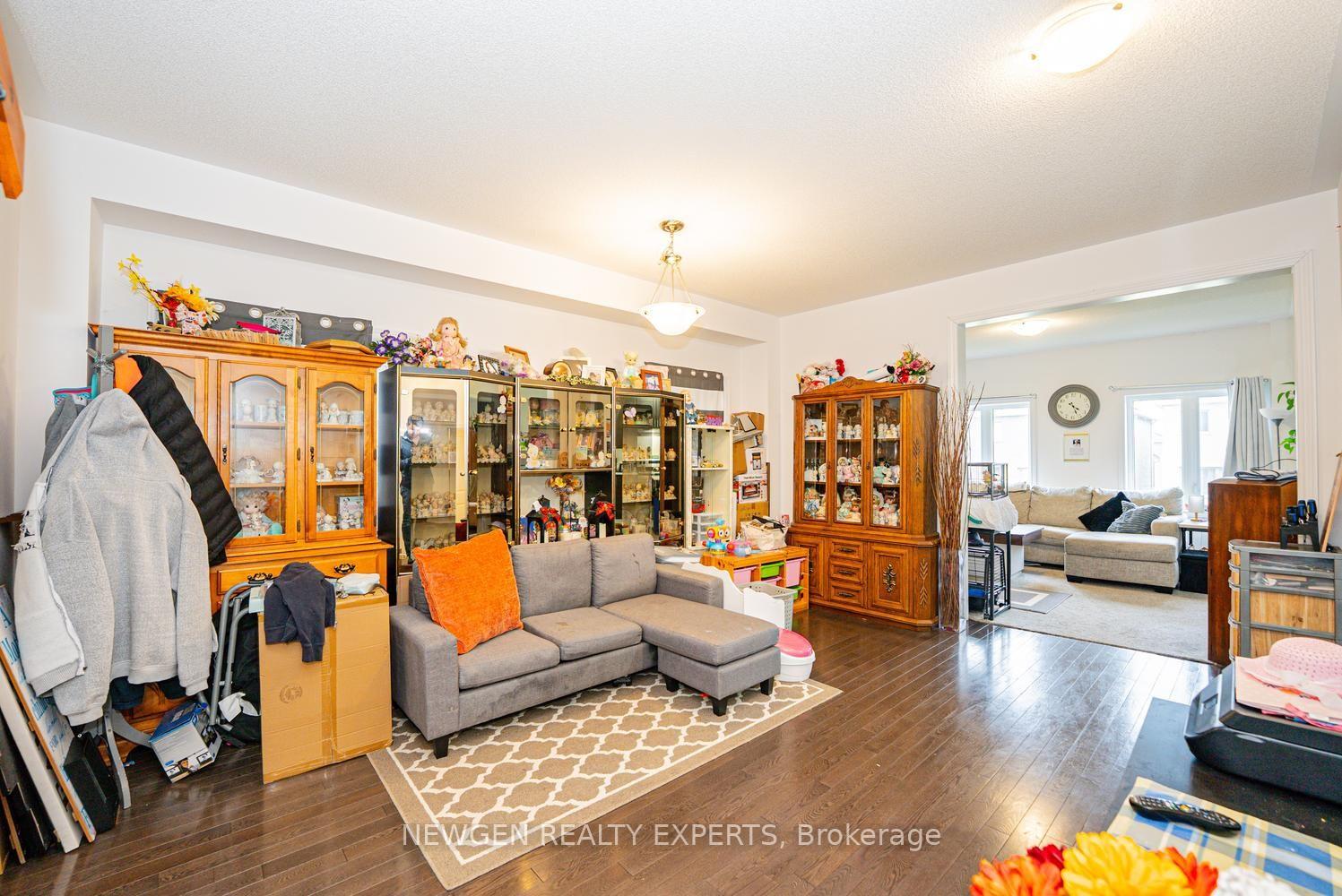 Photo 9 of 335 Ridley Crescent, Southgate — HOMEH