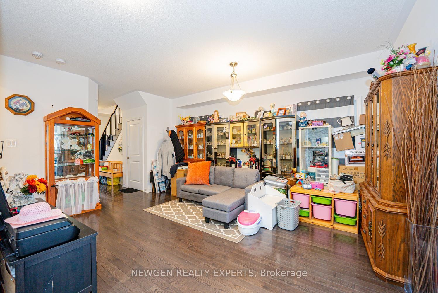 Photo 10 of 335 Ridley Crescent, Southgate — HOMEH