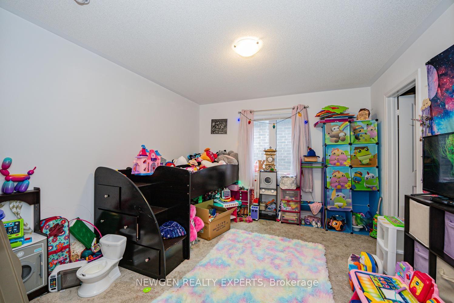 Photo 32 of 335 Ridley Crescent, Southgate — HOMEH
