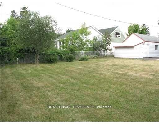 Photo 16 of 20 Argue Drive, Ottawa, Borden Farm/Stewart Farm/Carleton Heights/Parkwood Hills — HOMEH
