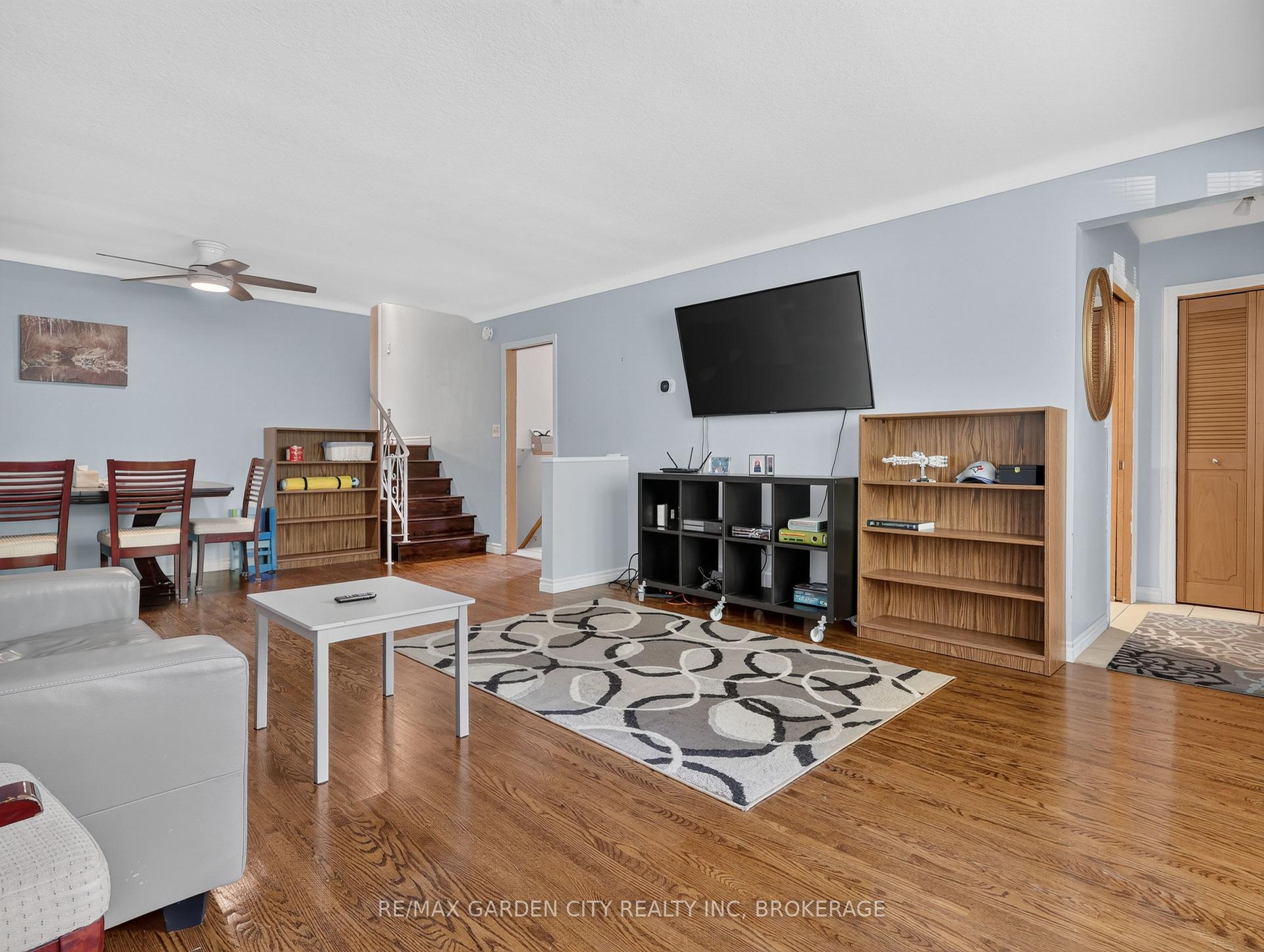 Photo 6 of 19 Black Knight Road, St. Catharines, Lakeport — HOMEH