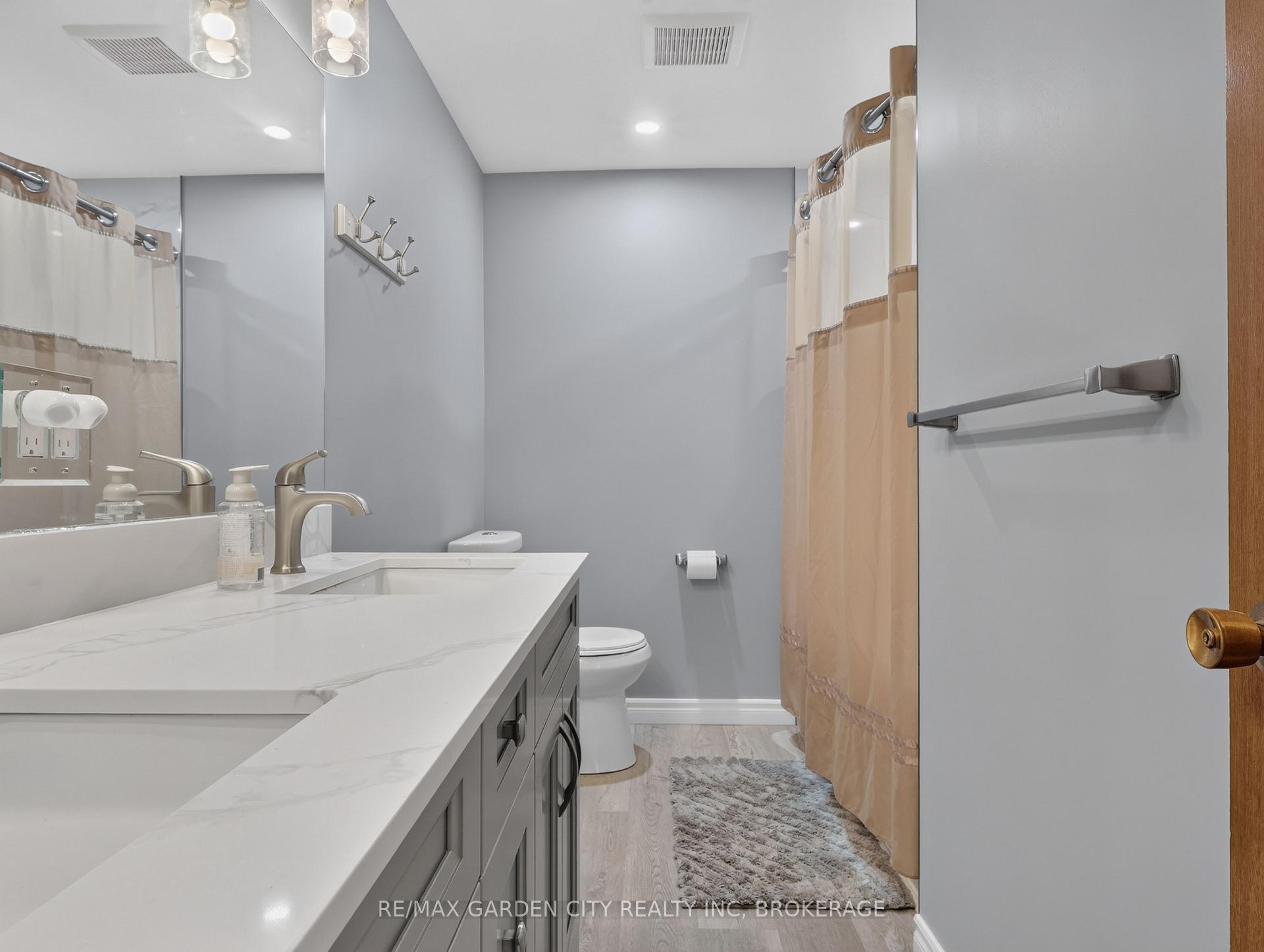 Photo 9 of 19 Black Knight Road, St. Catharines, Lakeport — HOMEH