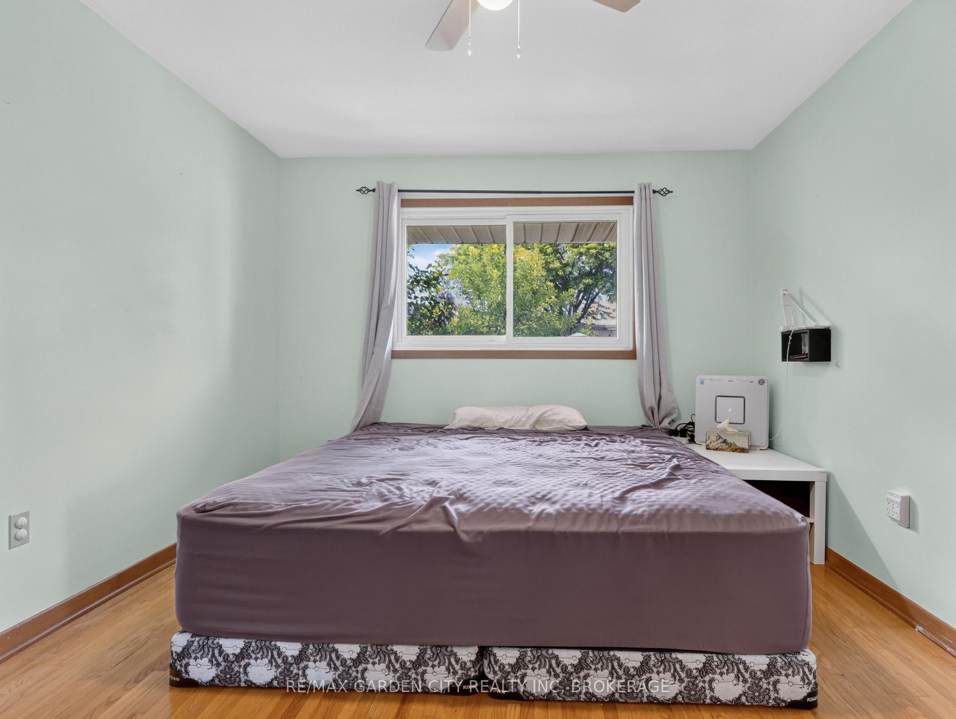 Photo 11 of 19 Black Knight Road, St. Catharines, Lakeport — HOMEH