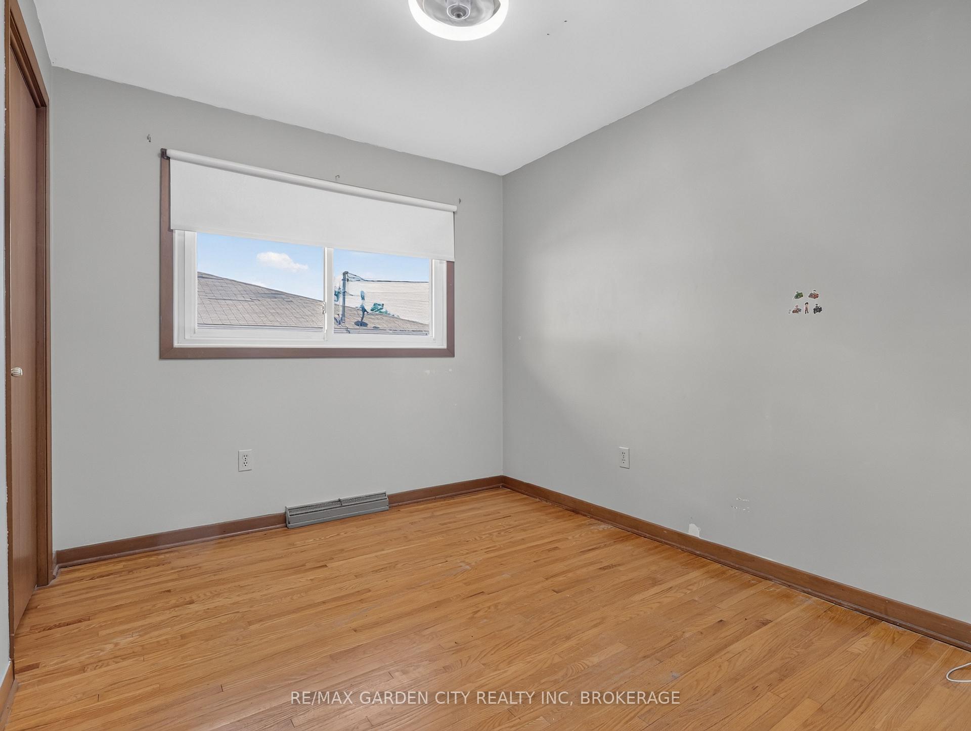 Photo 15 of 19 Black Knight Road, St. Catharines, Lakeport — HOMEH
