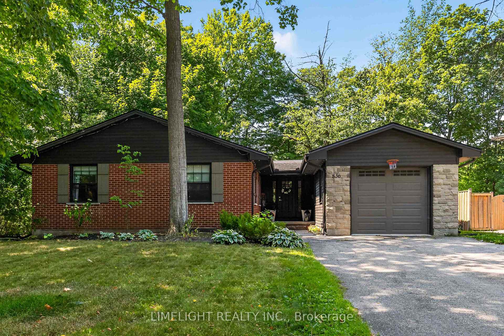 Photo 2 of 836 Manchester Road, London, North L — HOMEH