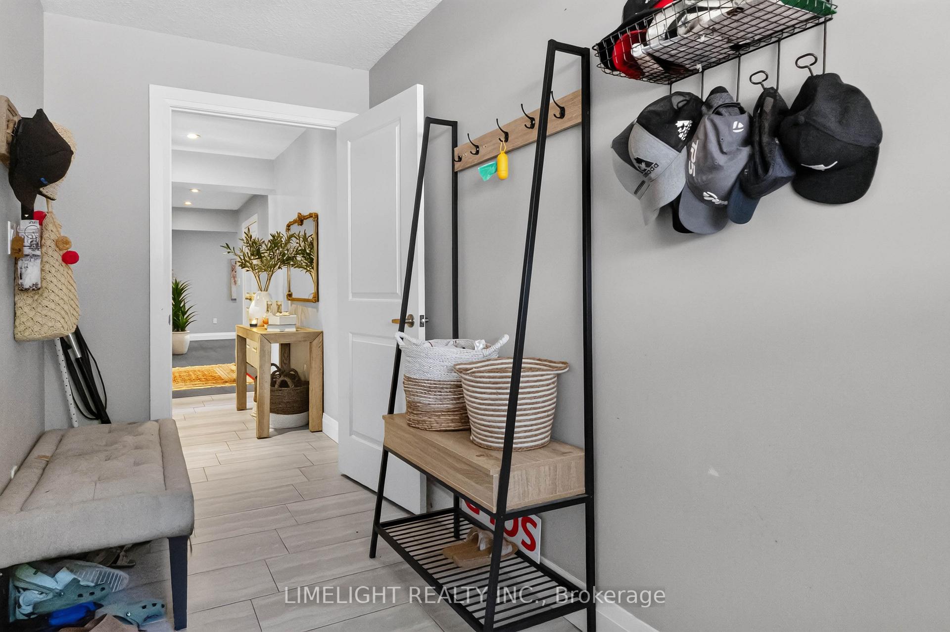Photo 5 of 836 Manchester Road, London, North L — HOMEH