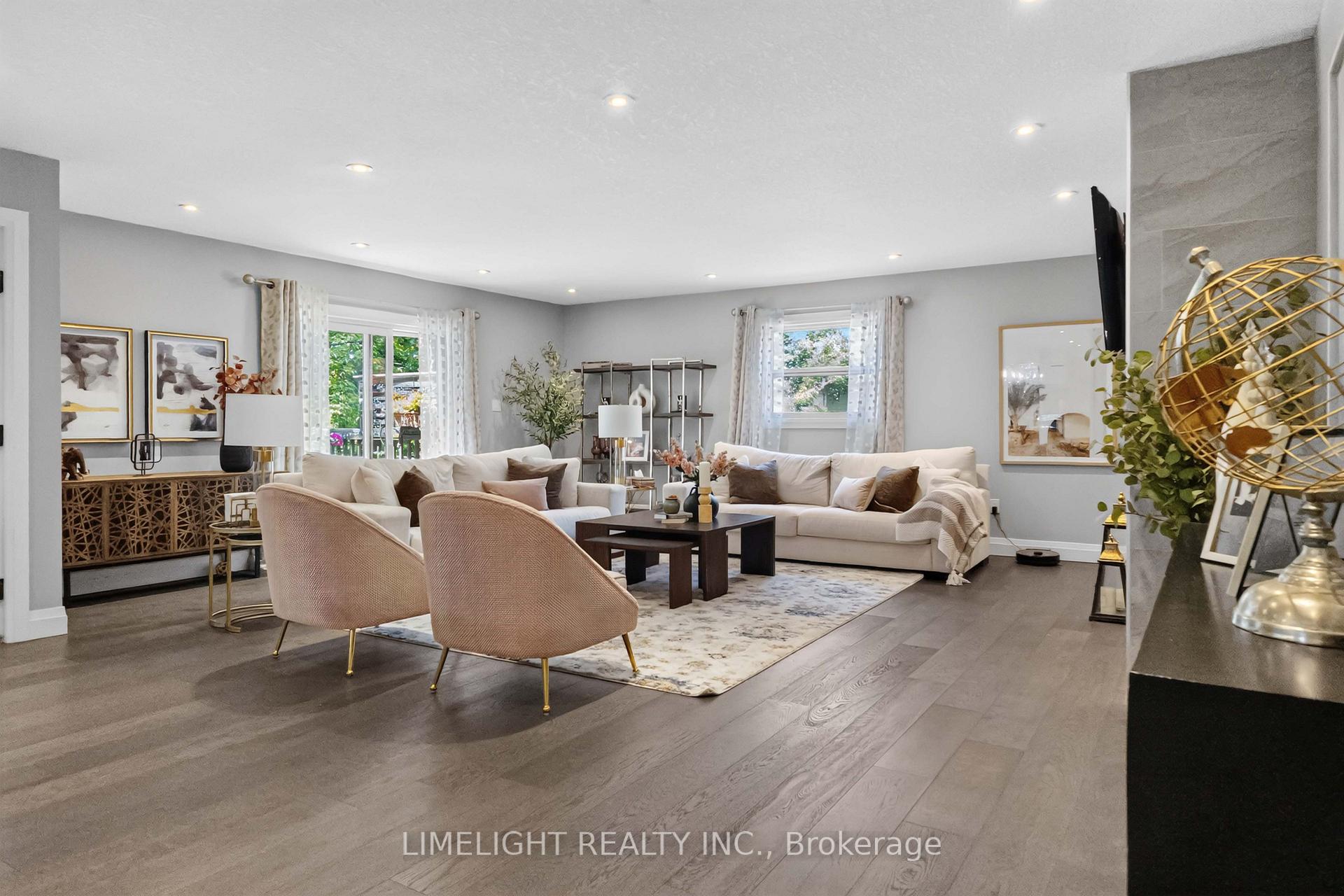 Photo 6 of 836 Manchester Road, London, North L — HOMEH