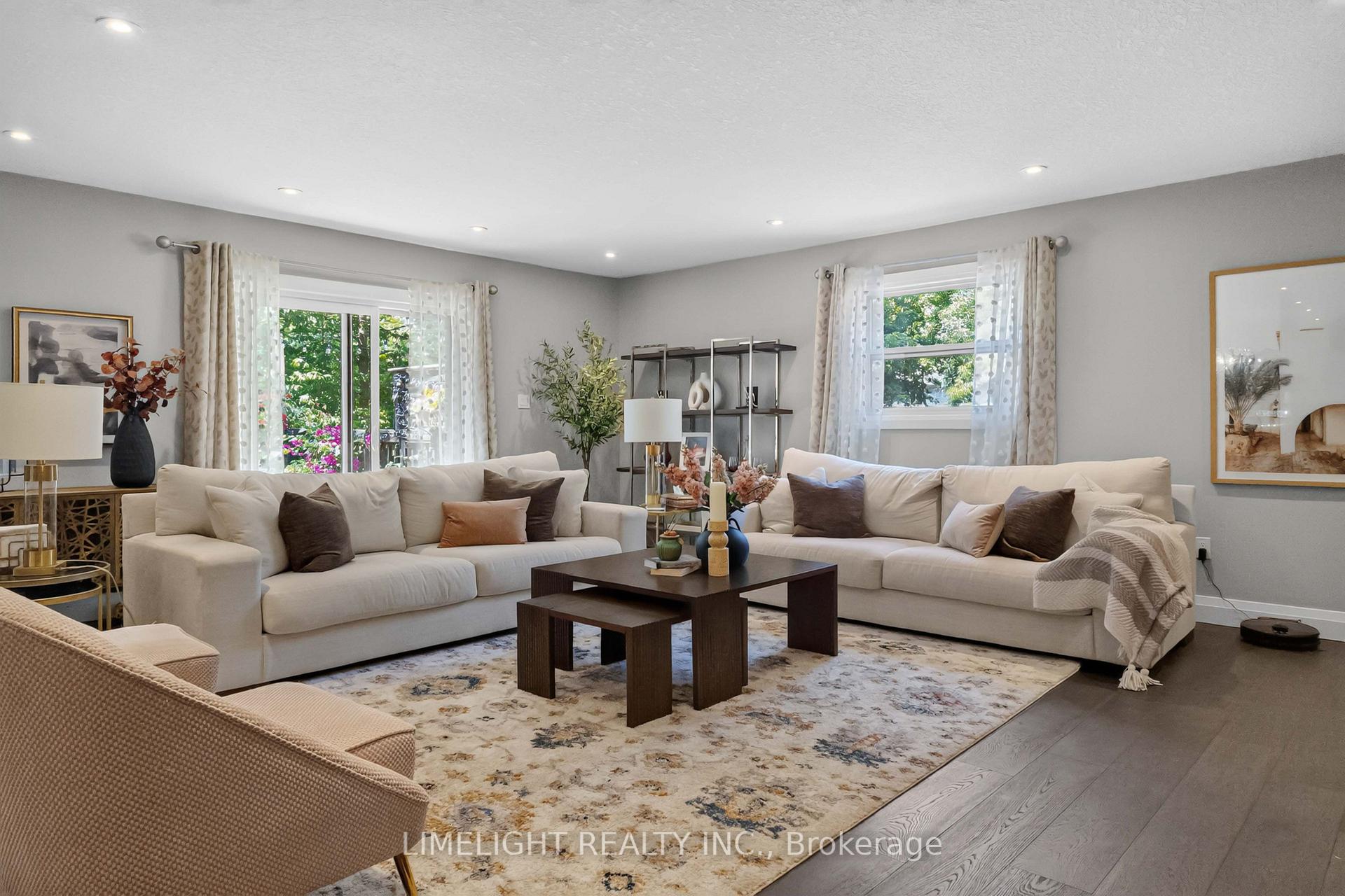 Photo 7 of 836 Manchester Road, London, North L — HOMEH