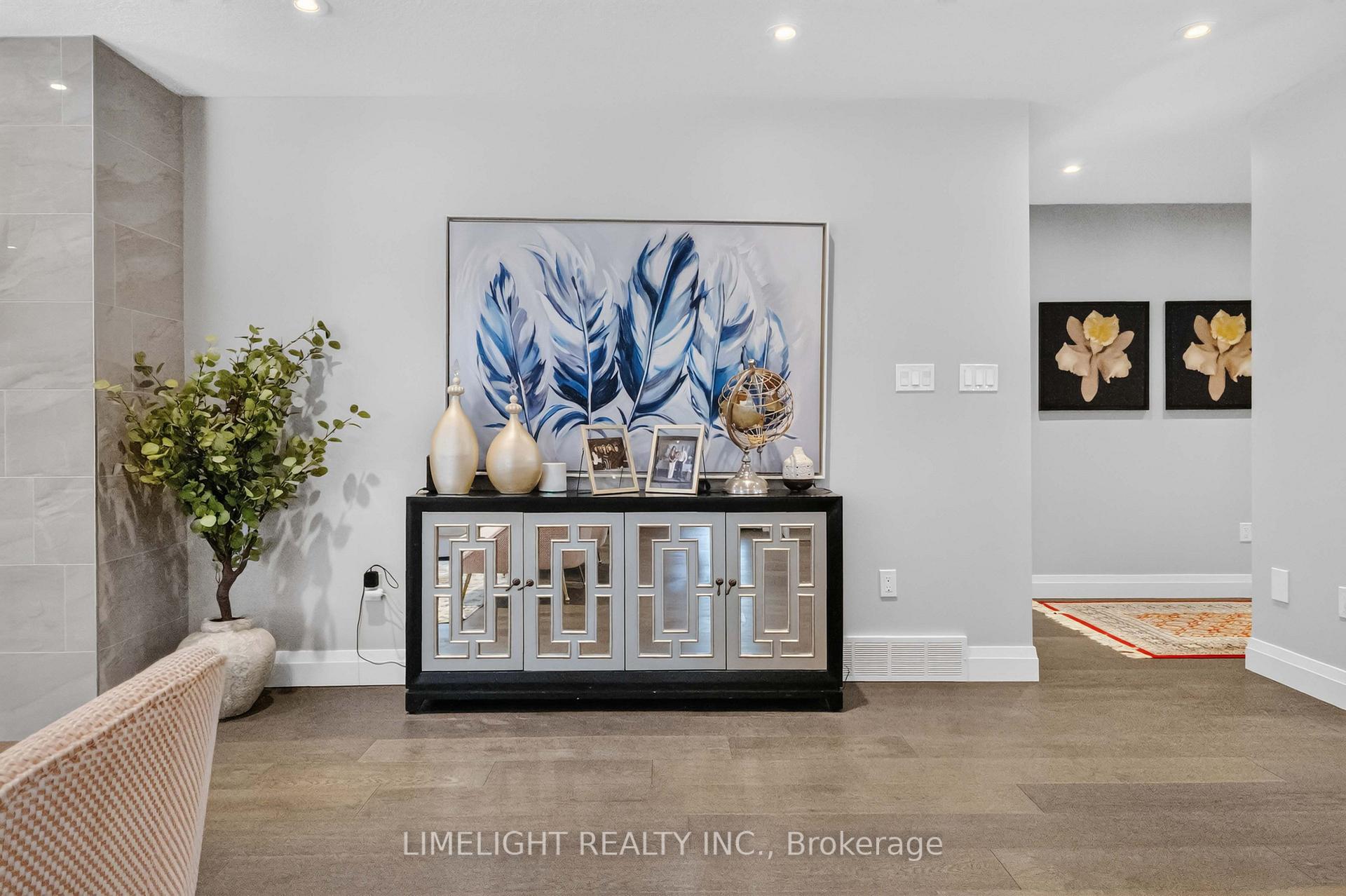 Photo 8 of 836 Manchester Road, London, North L — HOMEH