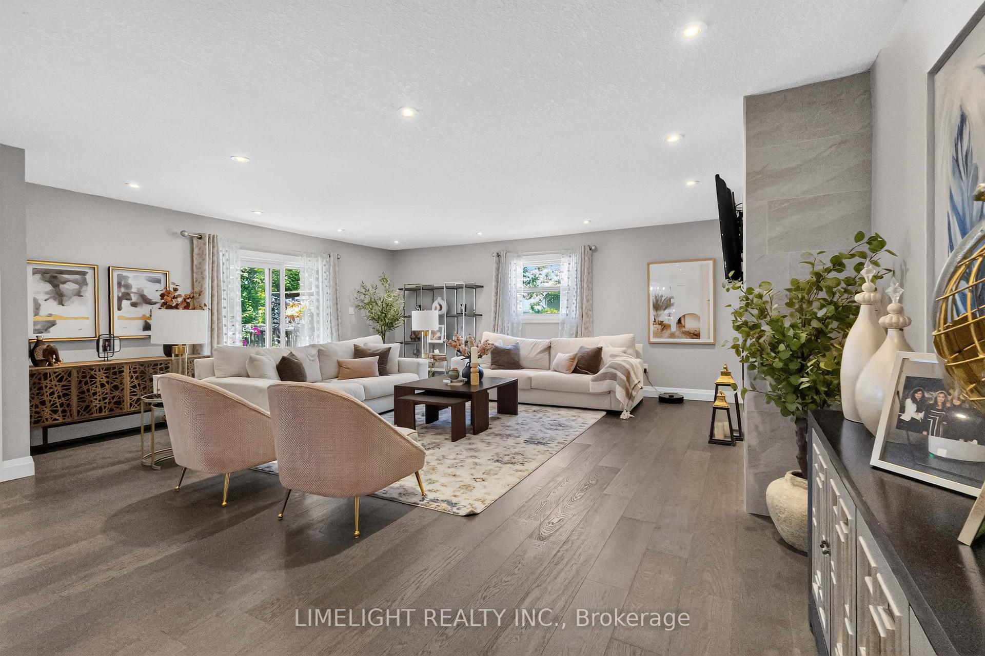 Photo 10 of 836 Manchester Road, London, North L — HOMEH
