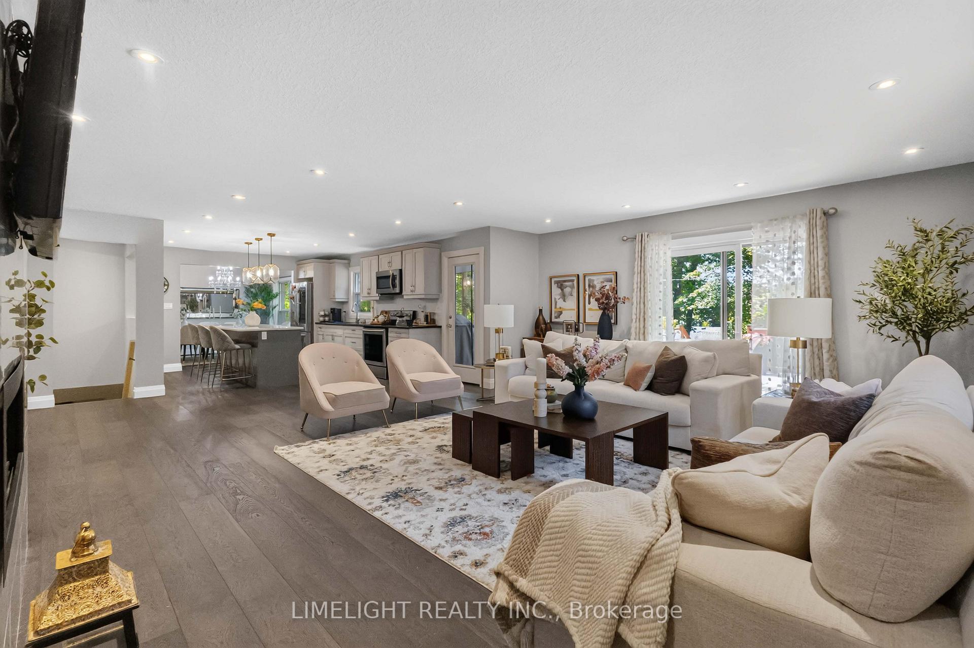 Photo 11 of 836 Manchester Road, London, North L — HOMEH