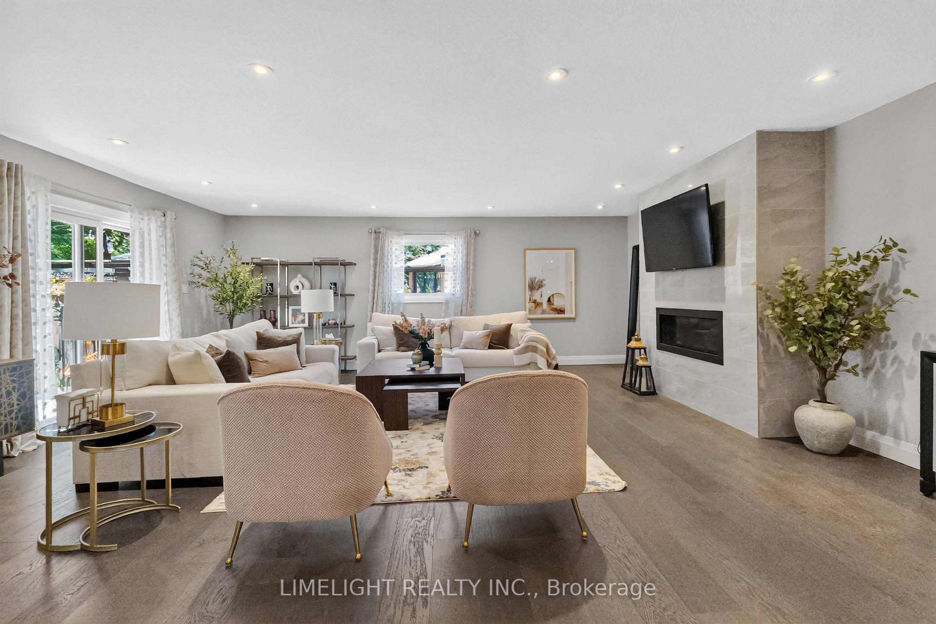 Photo 12 of 836 Manchester Road, London, North L — HOMEH