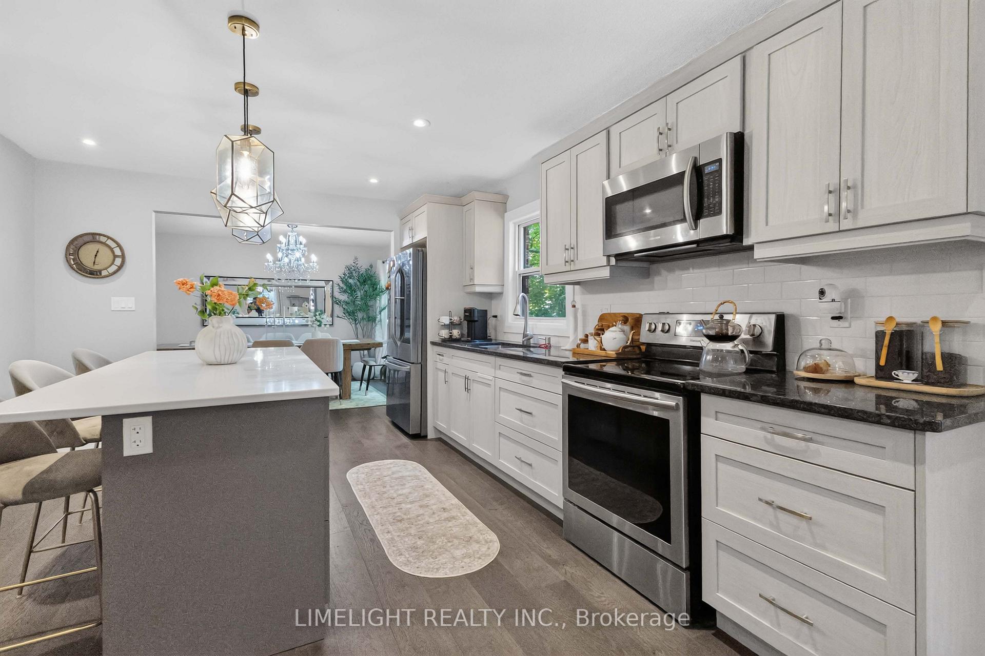 Photo 13 of 836 Manchester Road, London, North L — HOMEH