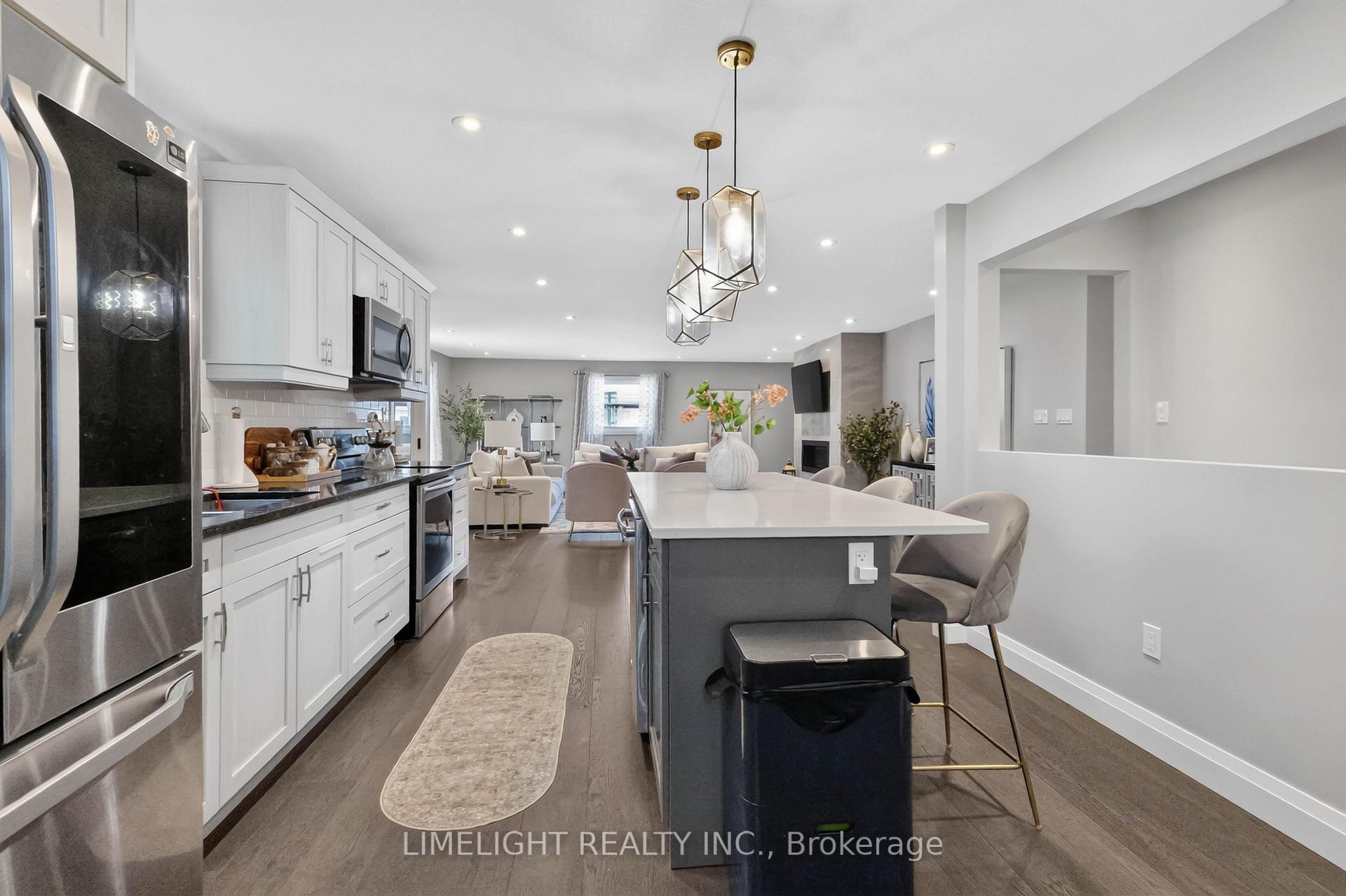 Photo 15 of 836 Manchester Road, London, North L — HOMEH