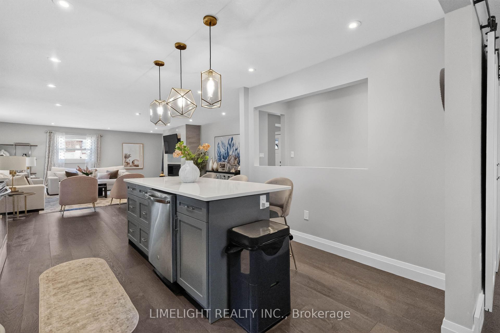 Photo 17 of 836 Manchester Road, London, North L — HOMEH