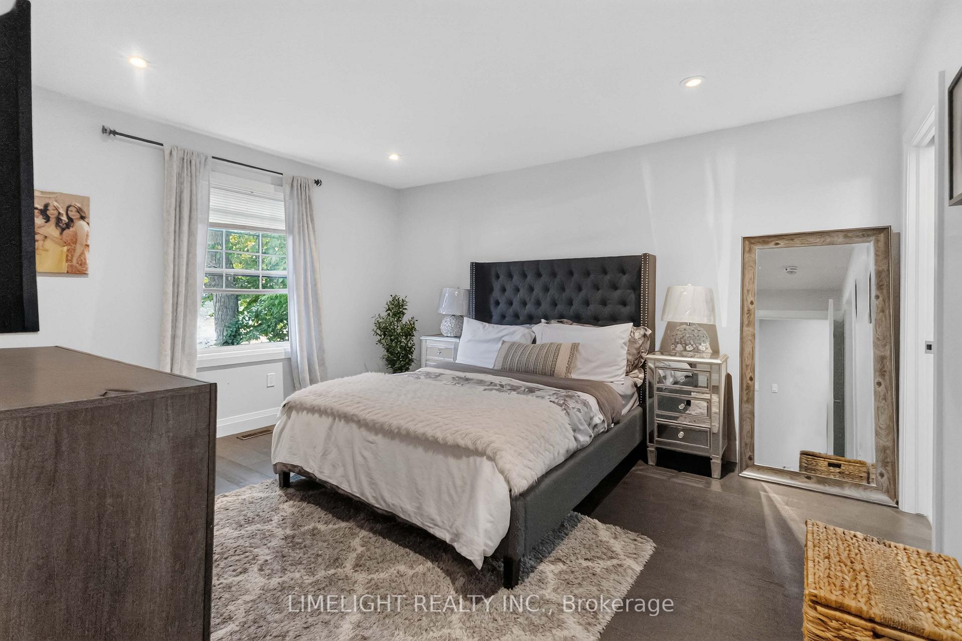 Photo 24 of 836 Manchester Road, London, North L — HOMEH