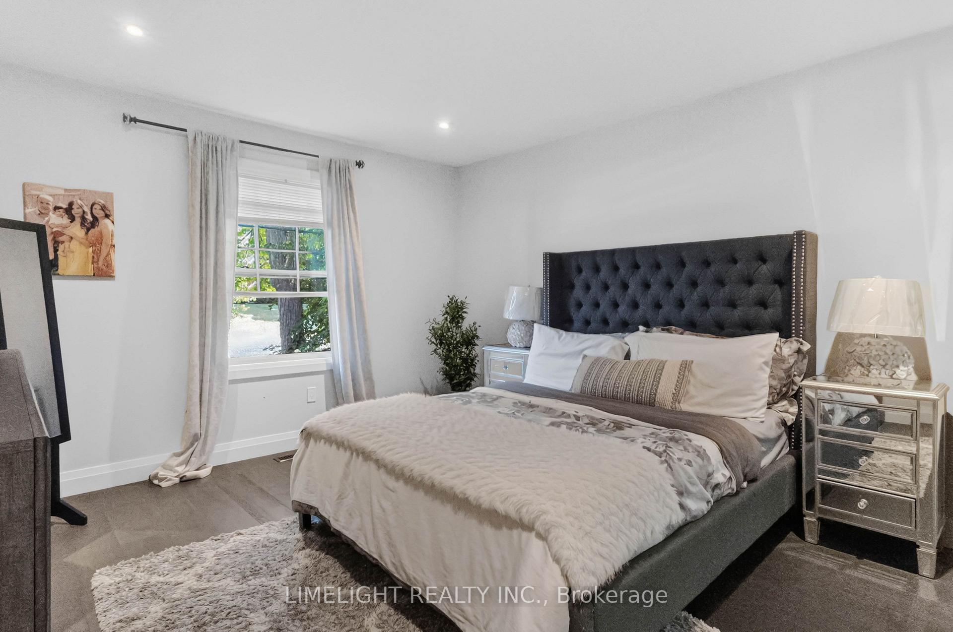 Photo 25 of 836 Manchester Road, London, North L — HOMEH
