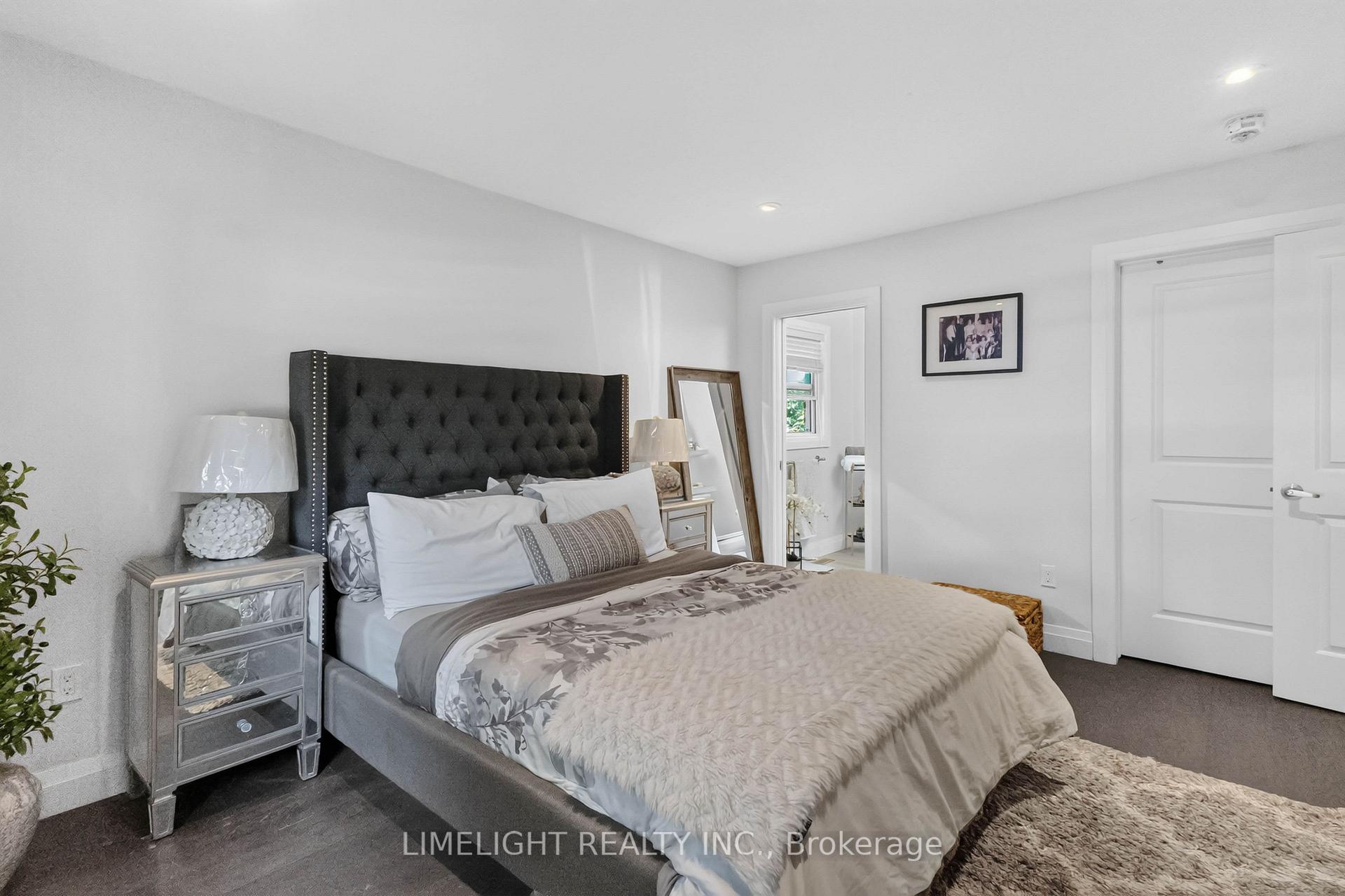 Photo 26 of 836 Manchester Road, London, North L — HOMEH