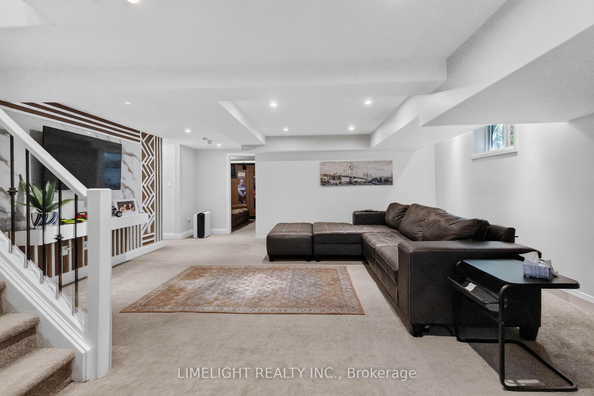 Photo 32 of 836 Manchester Road, London, North L — HOMEH