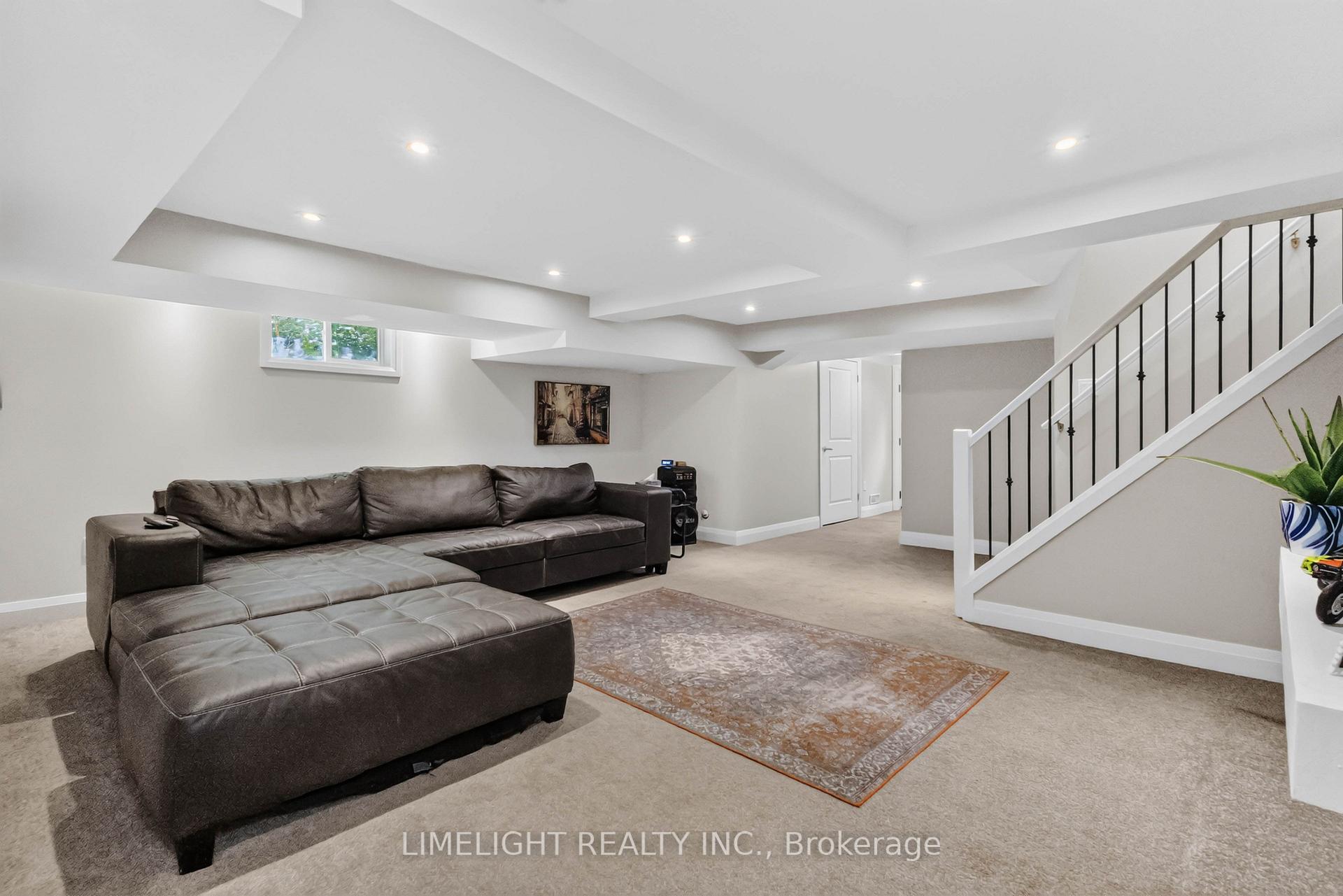 Photo 33 of 836 Manchester Road, London, North L — HOMEH