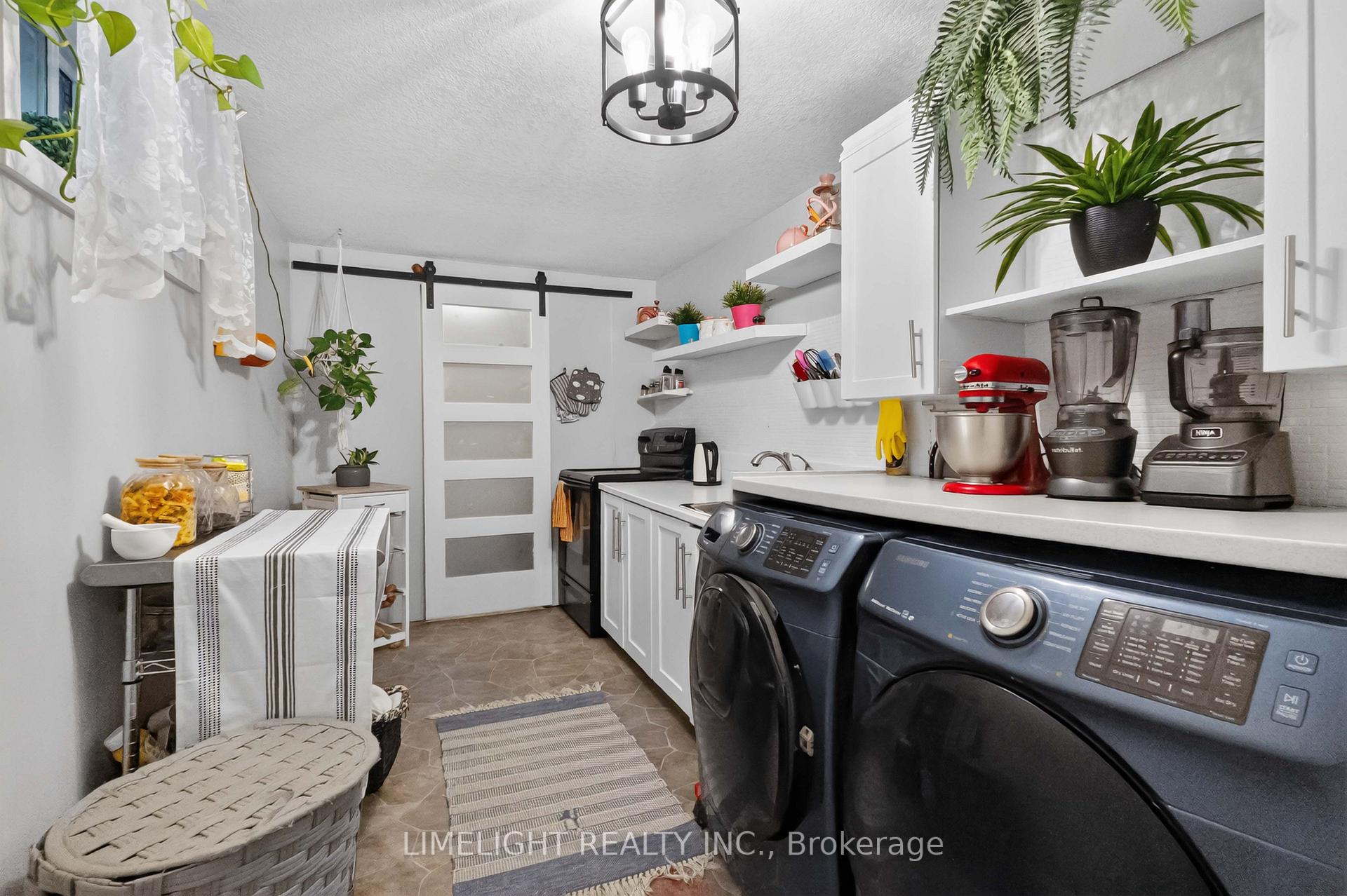 Photo 34 of 836 Manchester Road, London, North L — HOMEH
