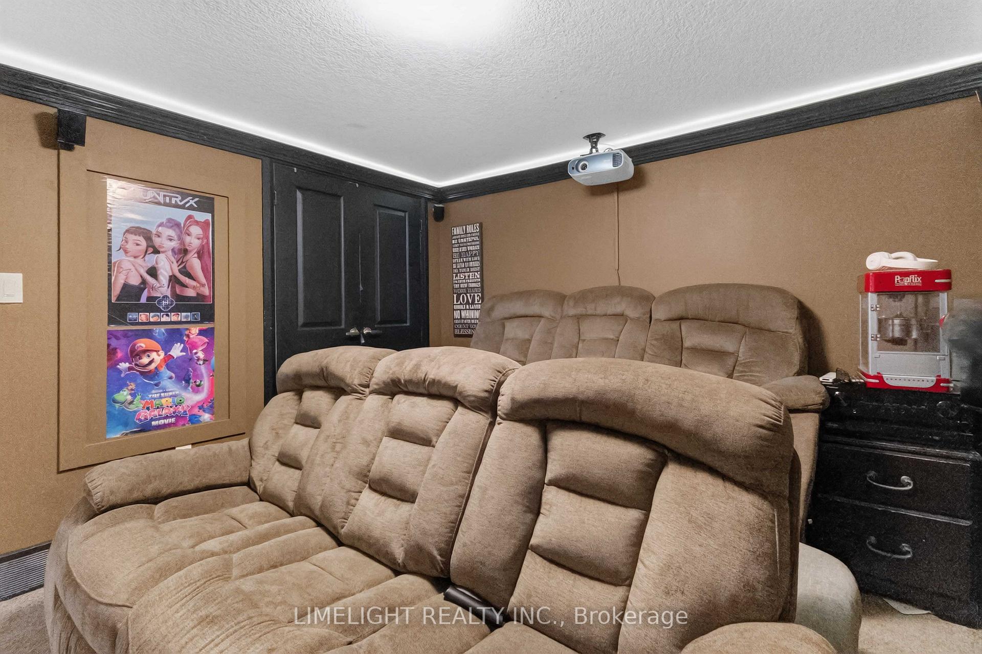 Photo 37 of 836 Manchester Road, London, North L — HOMEH