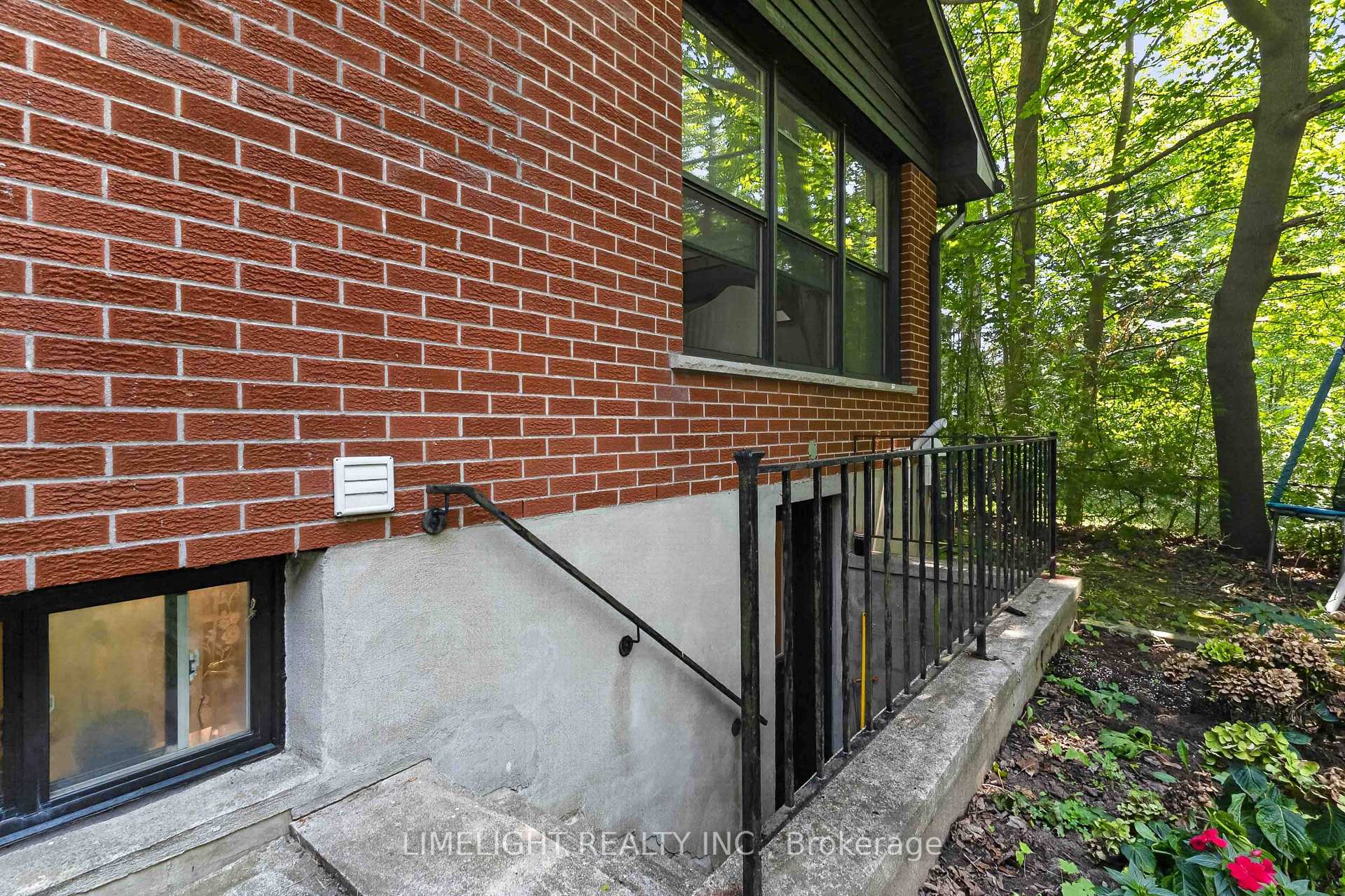 Photo 42 of 836 Manchester Road, London, North L — HOMEH