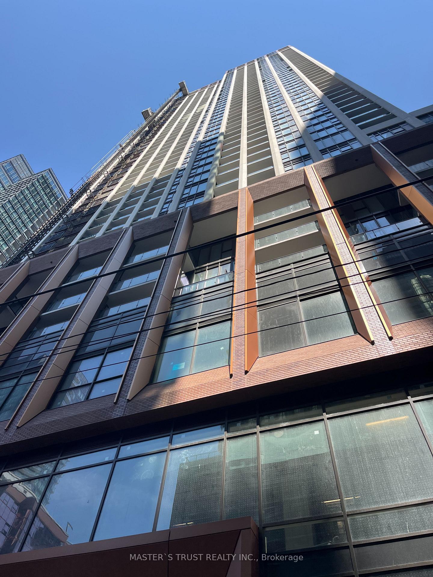 Front of Unit 1528, 400 King Street W