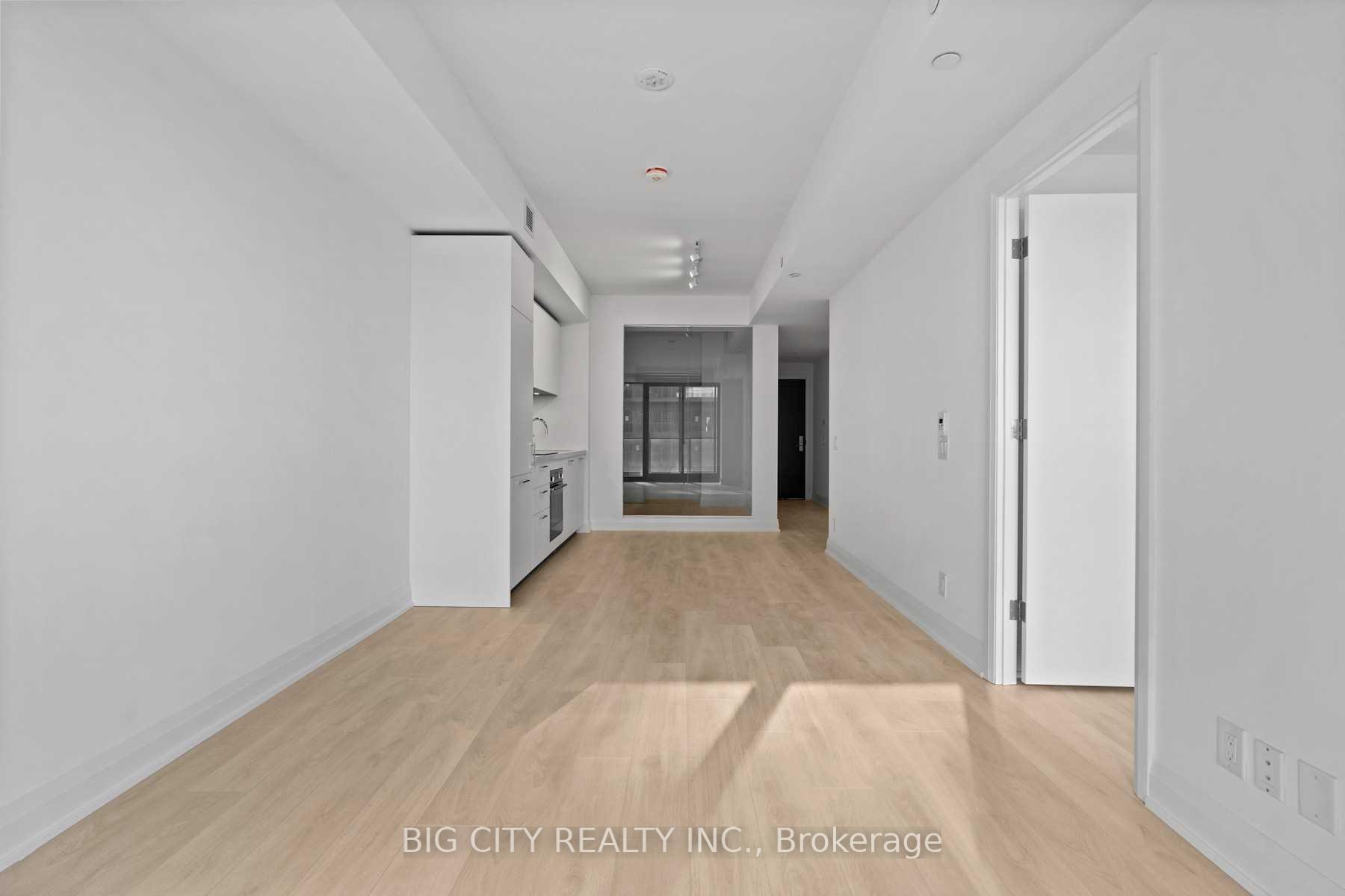 Photo 11 of Unit 1008, 33 Frederick Todd Way, Toronto, Thorncliffe Park — HOMEH