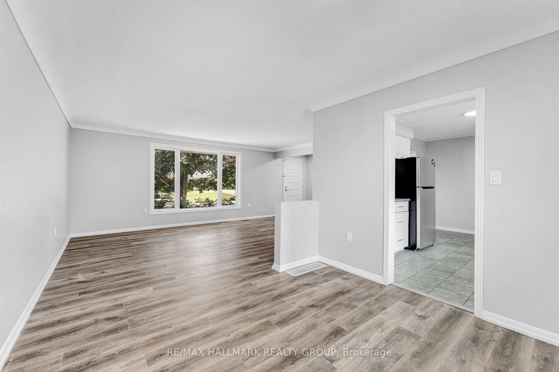 Photo 10 of 75 Briscoe Street, Loyalist, Amherstview — HOMEH