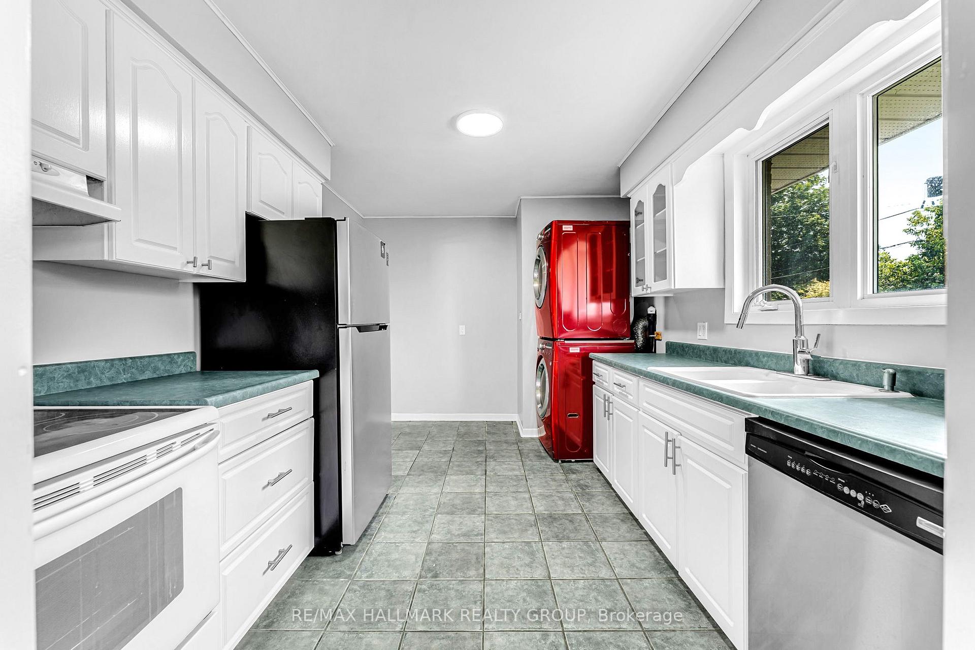 Photo 11 of 75 Briscoe Street, Loyalist, Amherstview — HOMEH