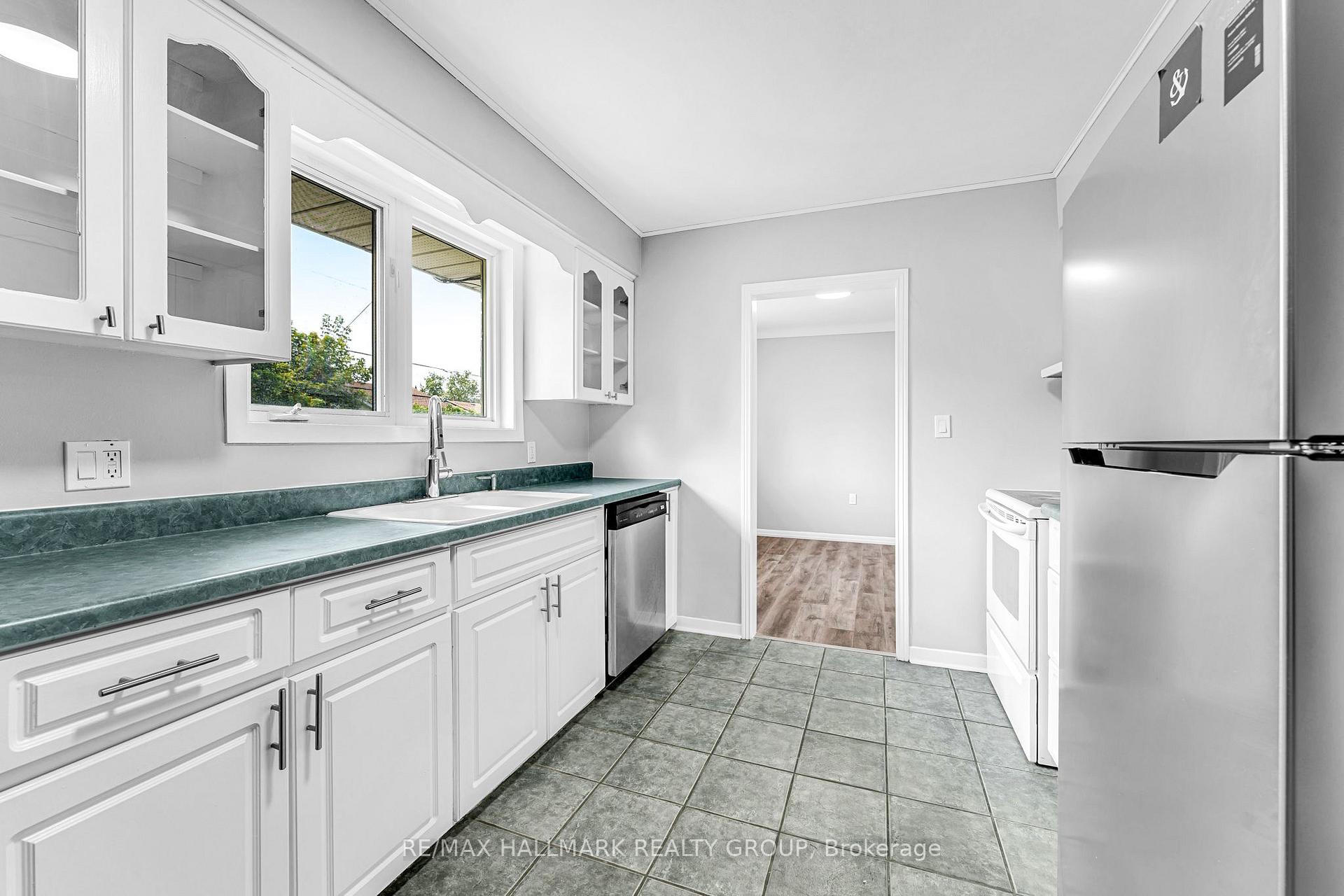 Photo 12 of 75 Briscoe Street, Loyalist, Amherstview — HOMEH