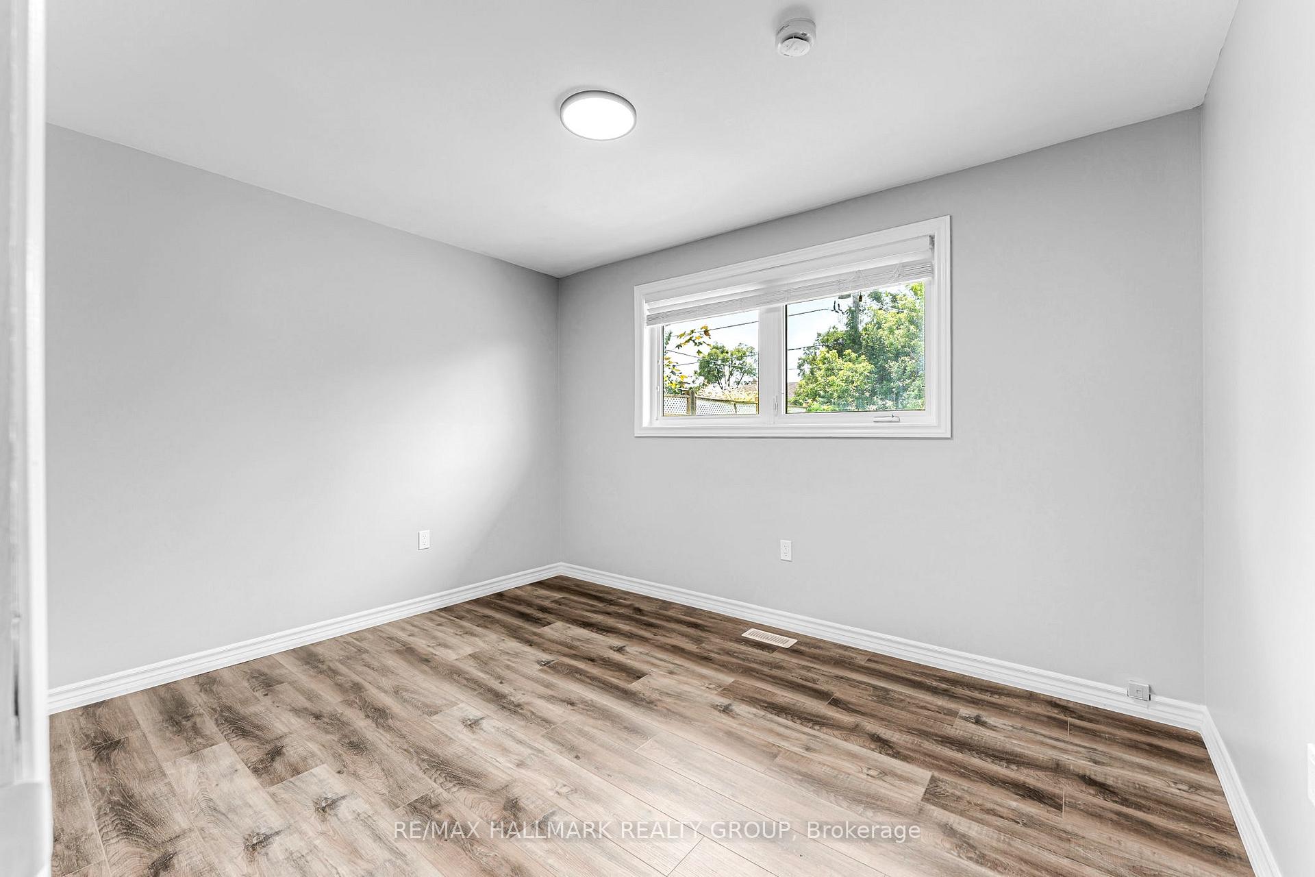 Photo 18 of 75 Briscoe Street, Loyalist, Amherstview — HOMEH
