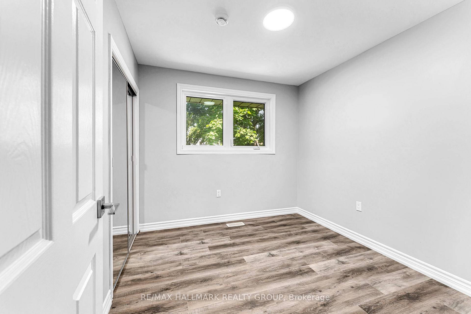 Photo 23 of 75 Briscoe Street, Loyalist, Amherstview — HOMEH