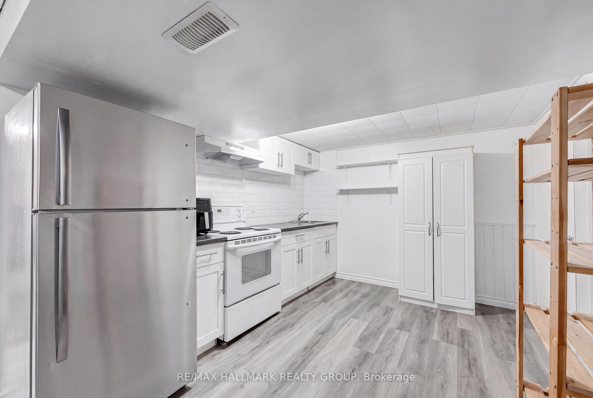 Photo 31 of 75 Briscoe Street, Loyalist, Amherstview — HOMEH