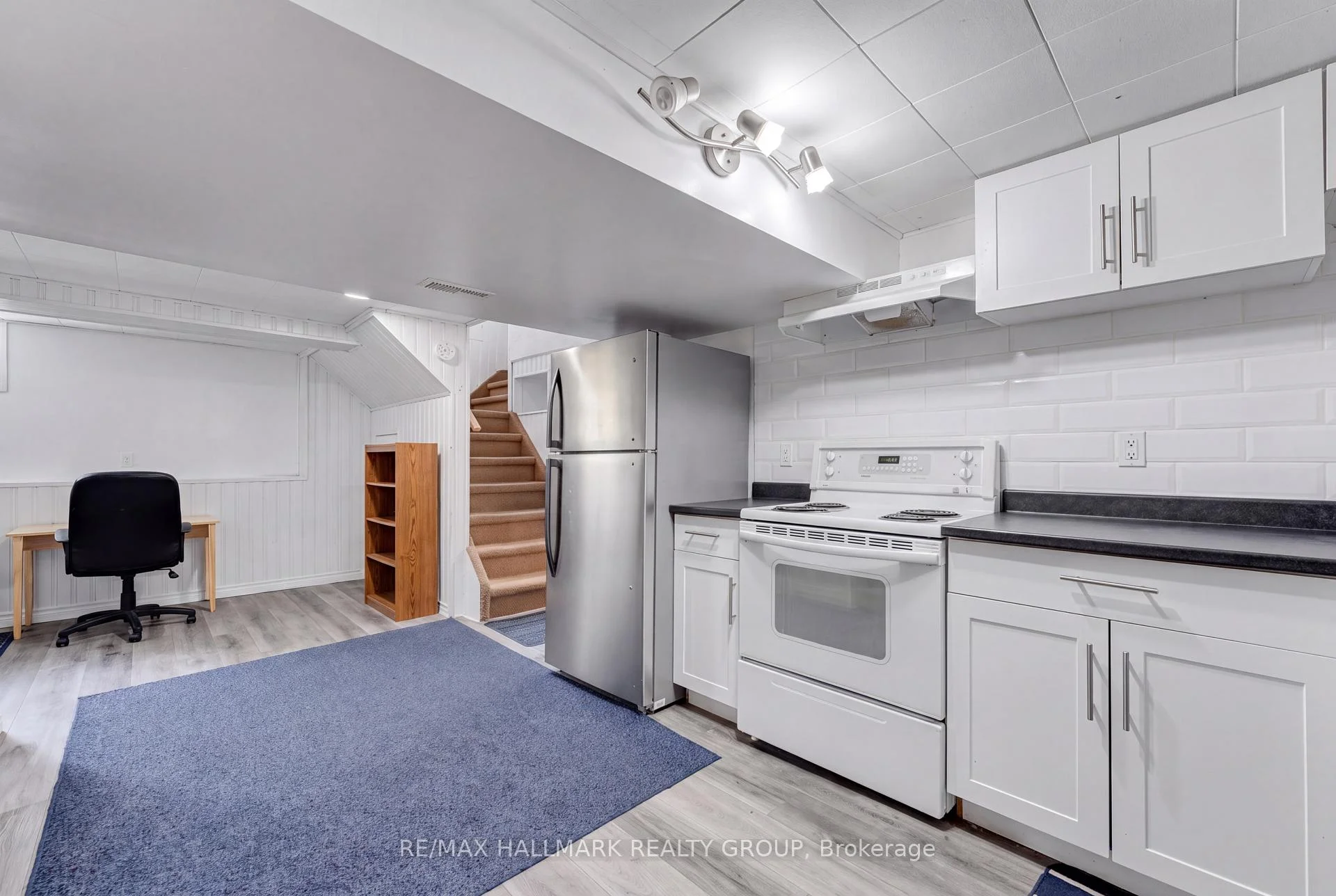 Photo 34 of 75 Briscoe Street, Loyalist, Amherstview — HOMEH